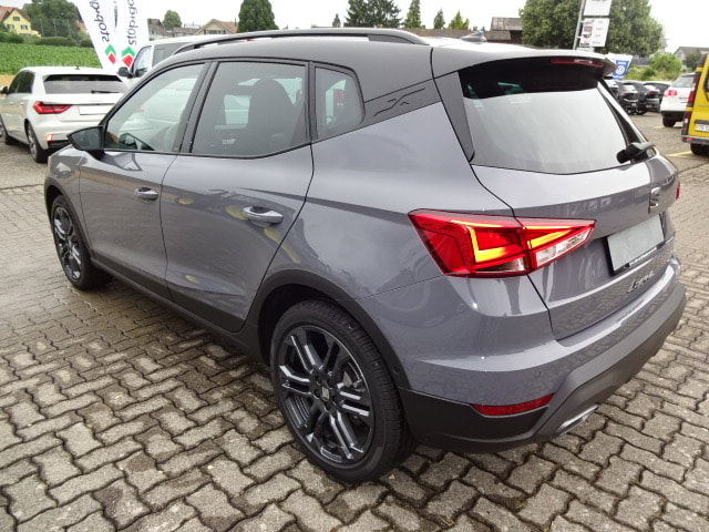 SEAT Arona 1.5 Eco TSI FR DSG-image-2