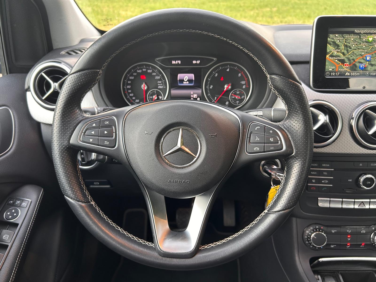 MERCEDES-BENZ B 220 CDI Swiss Star Edition Urban 4Matic 7G-DCT-image-17
