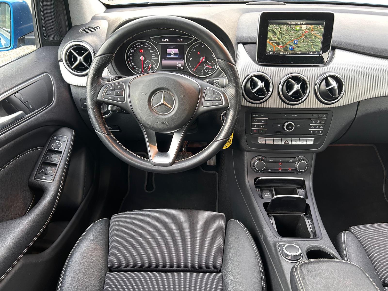 MERCEDES-BENZ B 220 CDI Swiss Star Edition Urban 4Matic 7G-DCT-image-16