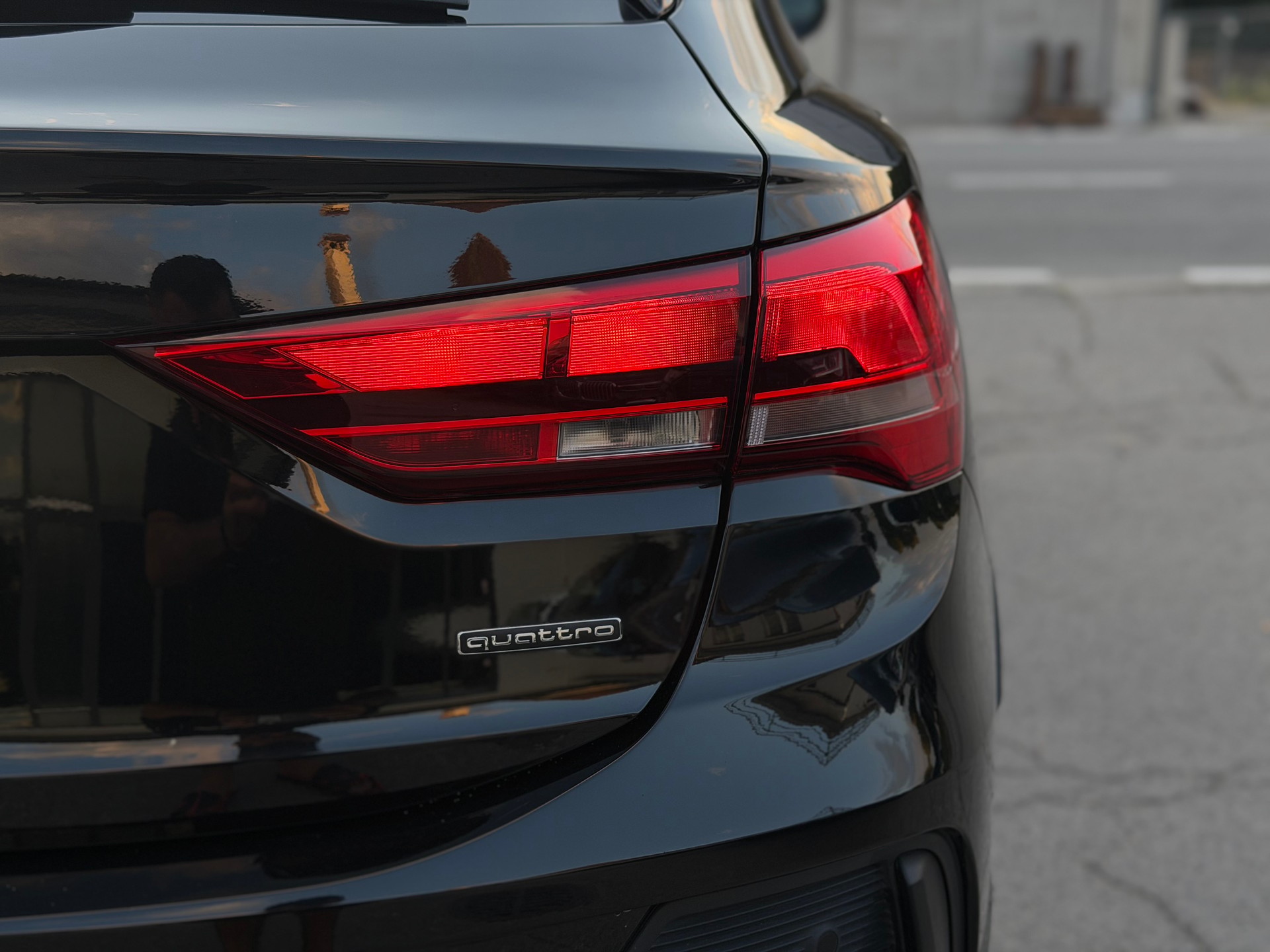 AUDI Q3 Sportback 45 TFSI S line quattro S-tronic-image-7