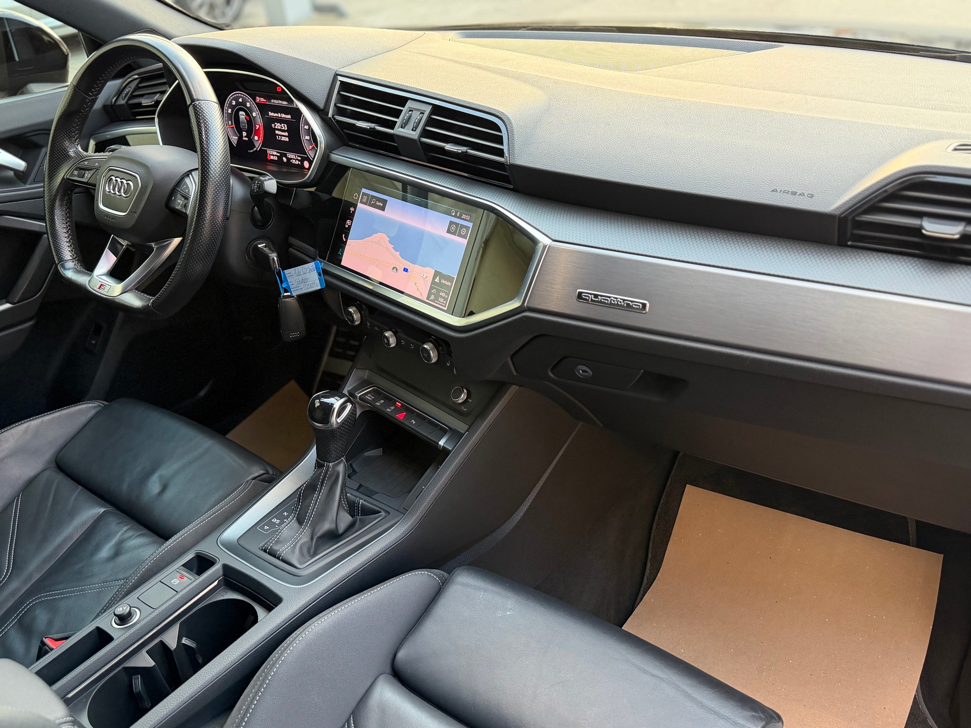 AUDI Q3 Sportback 45 TFSI S line quattro S-tronic-image-15