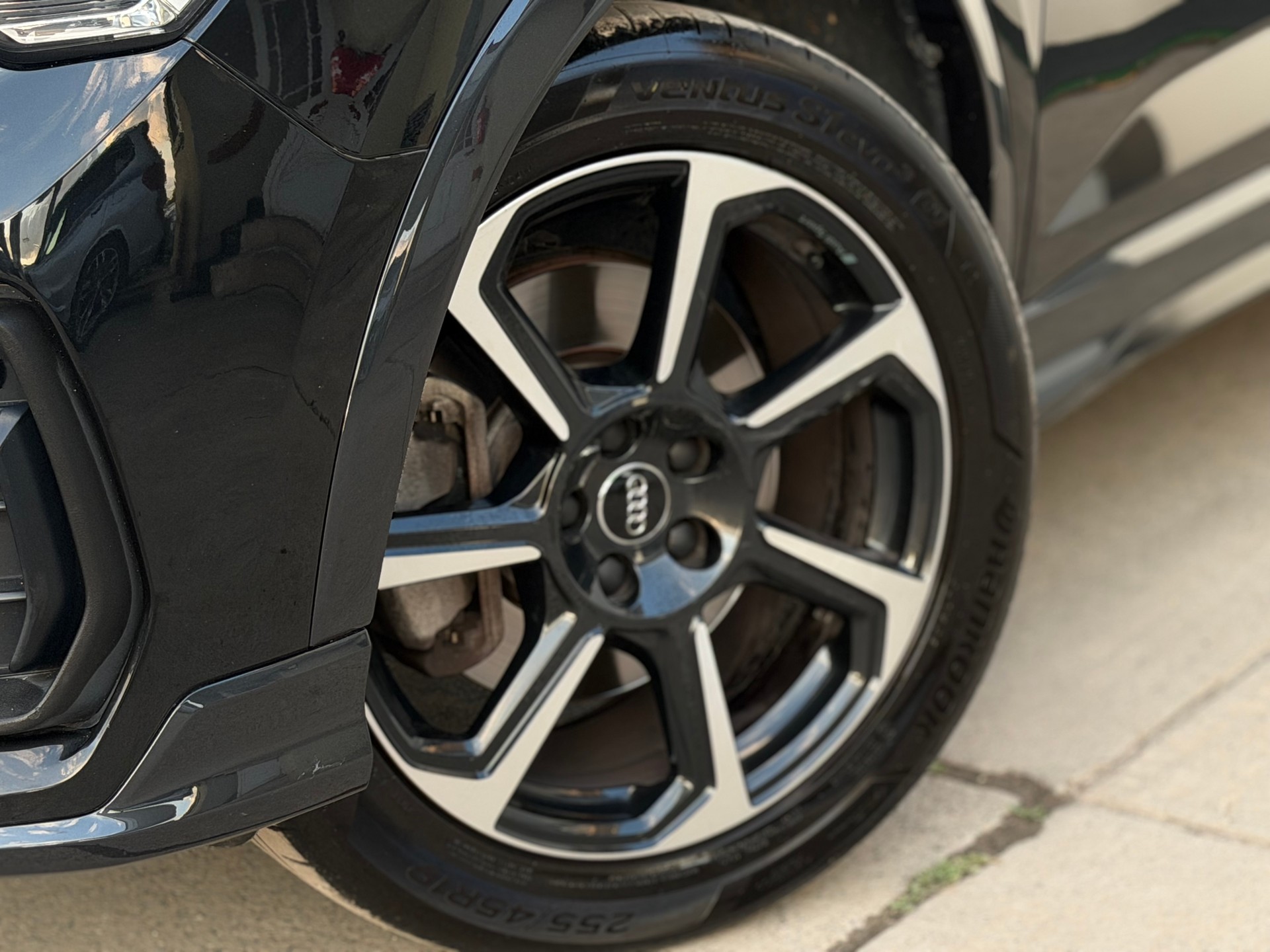 AUDI Q3 Sportback 45 TFSI S line quattro S-tronic-image-9