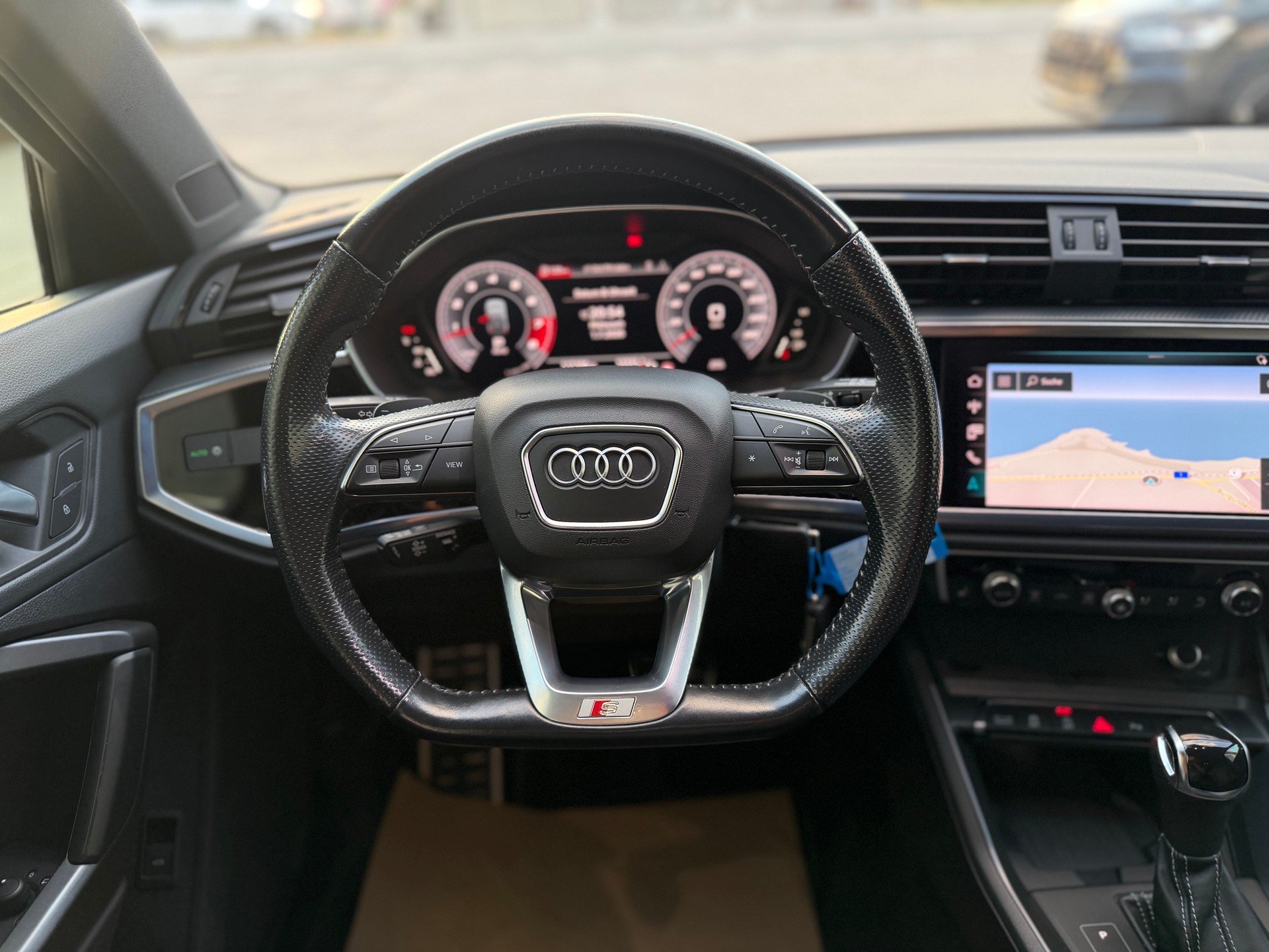 AUDI Q3 Sportback 45 TFSI S line quattro S-tronic-image-16