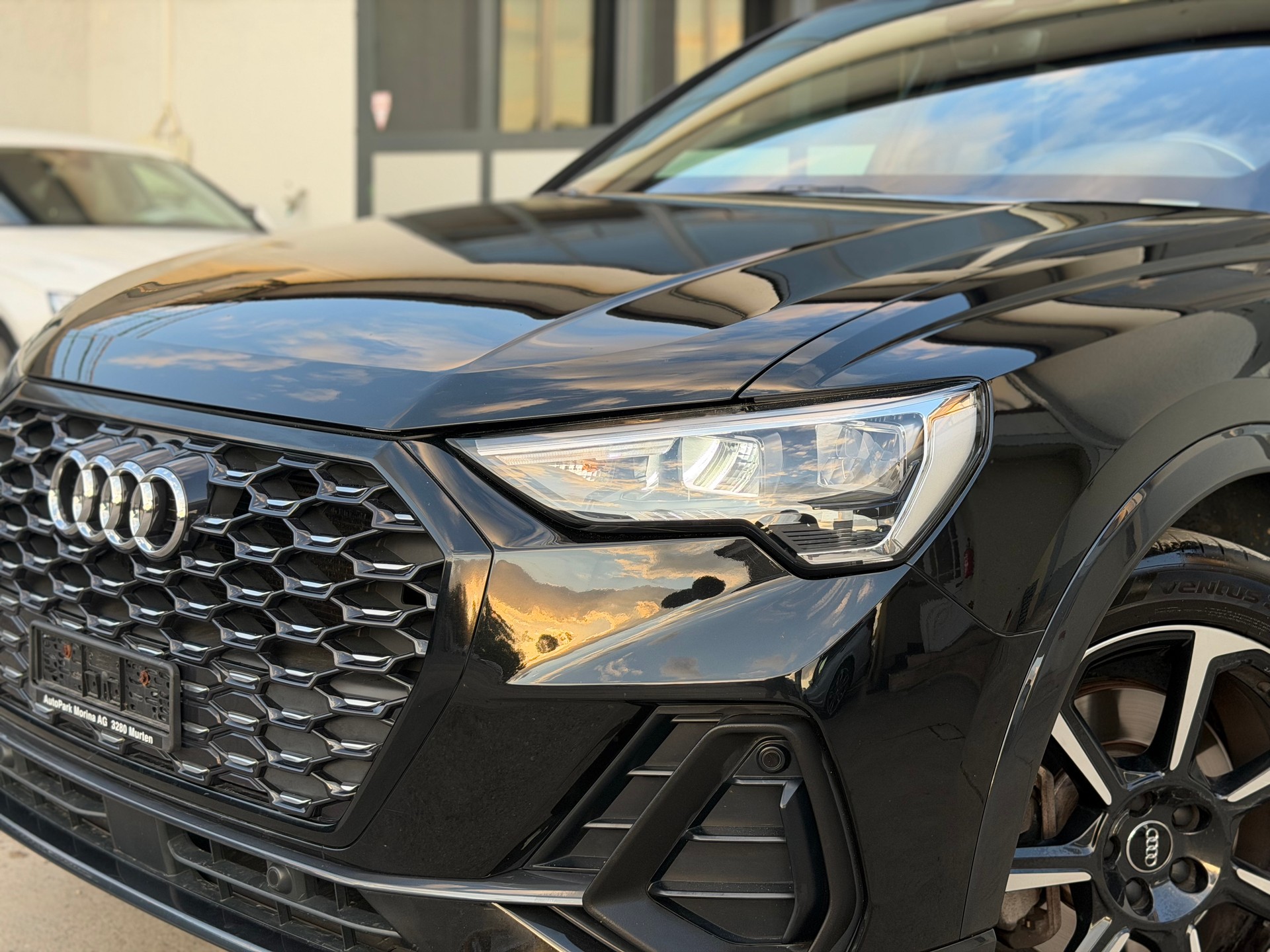 AUDI Q3 Sportback 45 TFSI S line quattro S-tronic-image-8