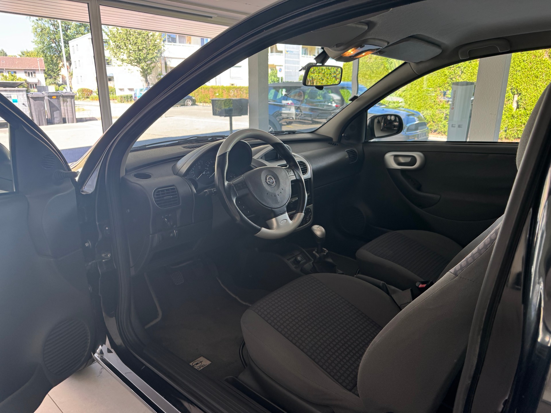 OPEL Corsa 1.2 16V Young-image-10