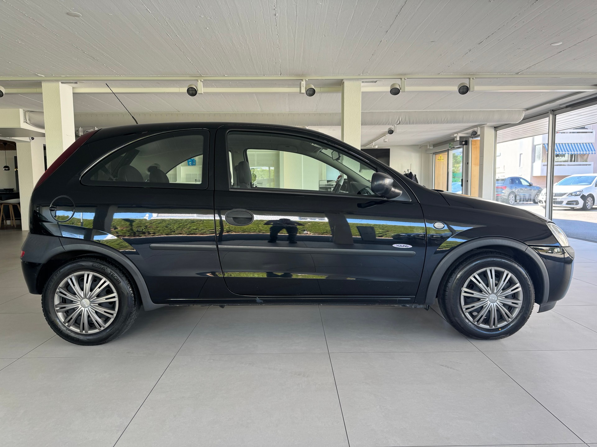 OPEL Corsa 1.2 16V Young-image-3