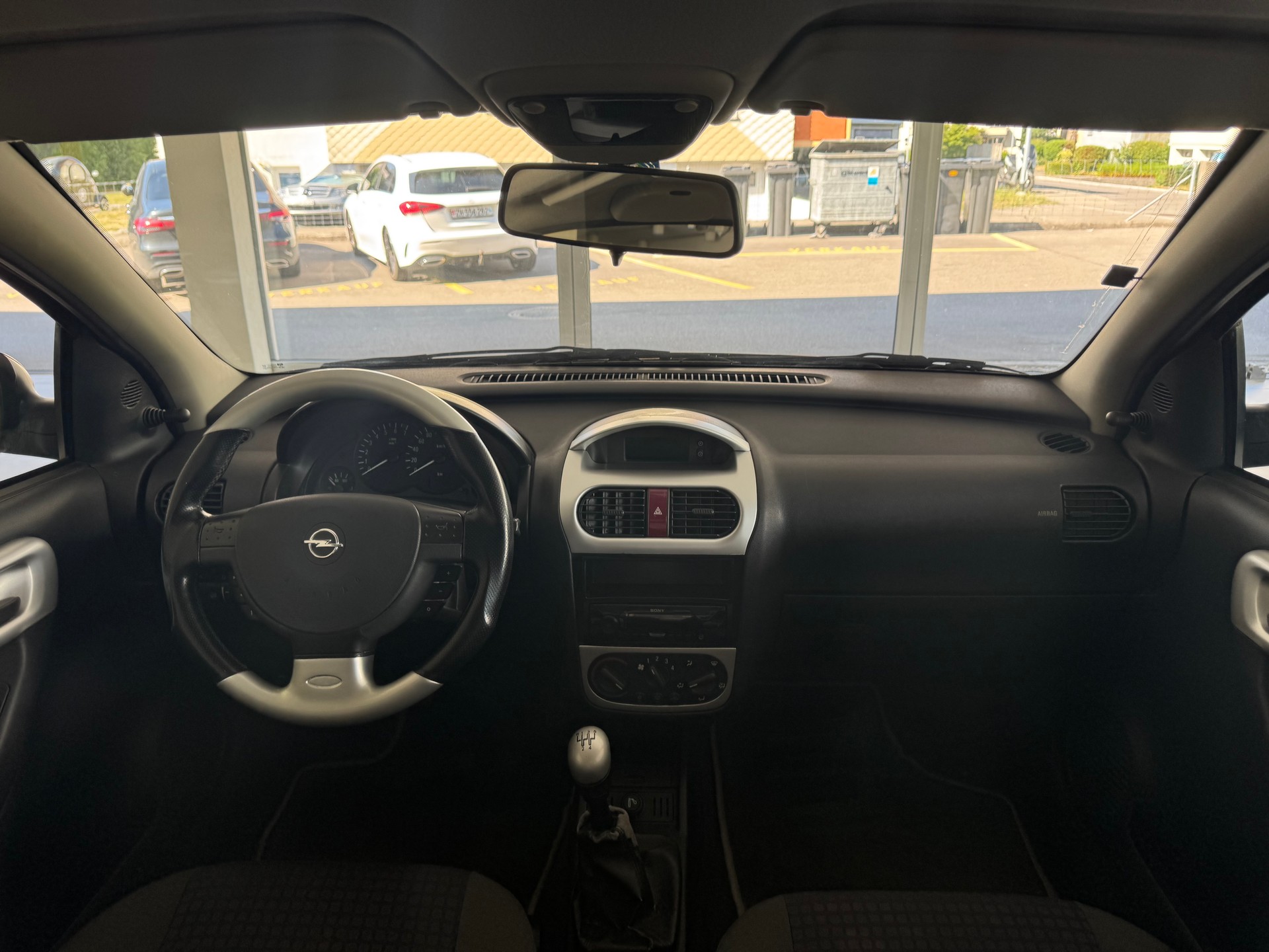 OPEL Corsa 1.2 16V Young-image-14