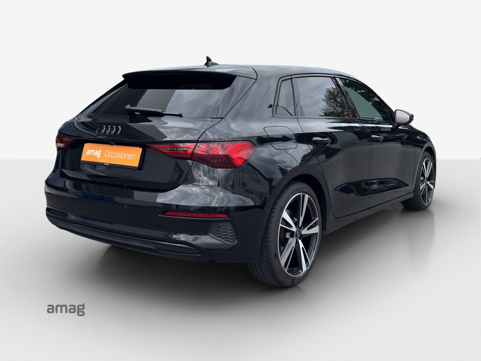 AUDI A3 Sportback 35 TFSI advanced Attraction S-tronic-image-4