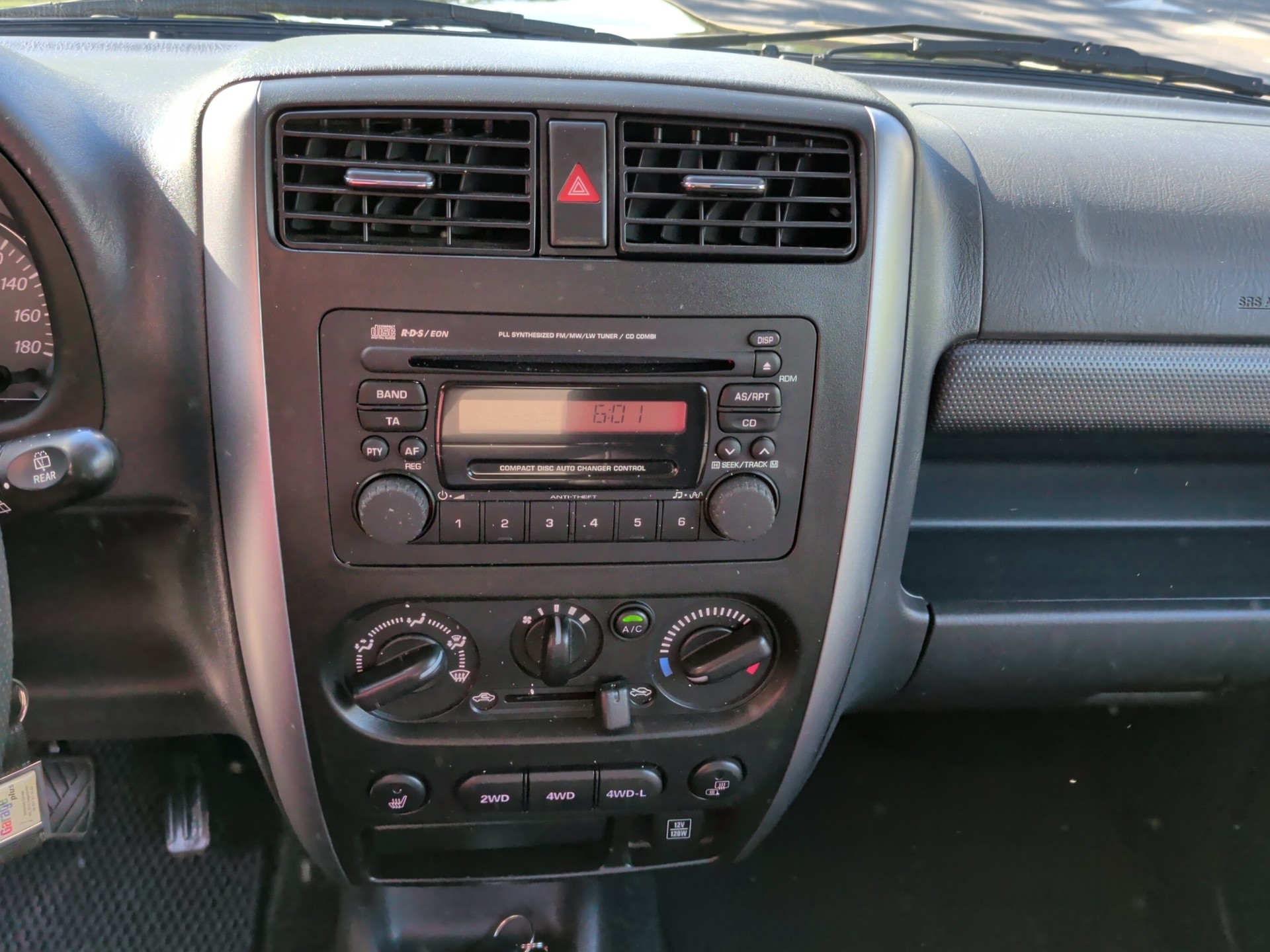 SUZUKI Jimny 1.3 16V Sergio Cellano 30 km/h-image-10