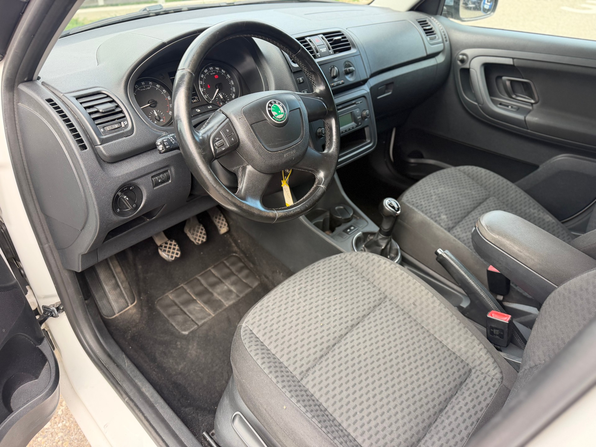 SKODA Fabia 1.6 TDI Ambiente-image-10