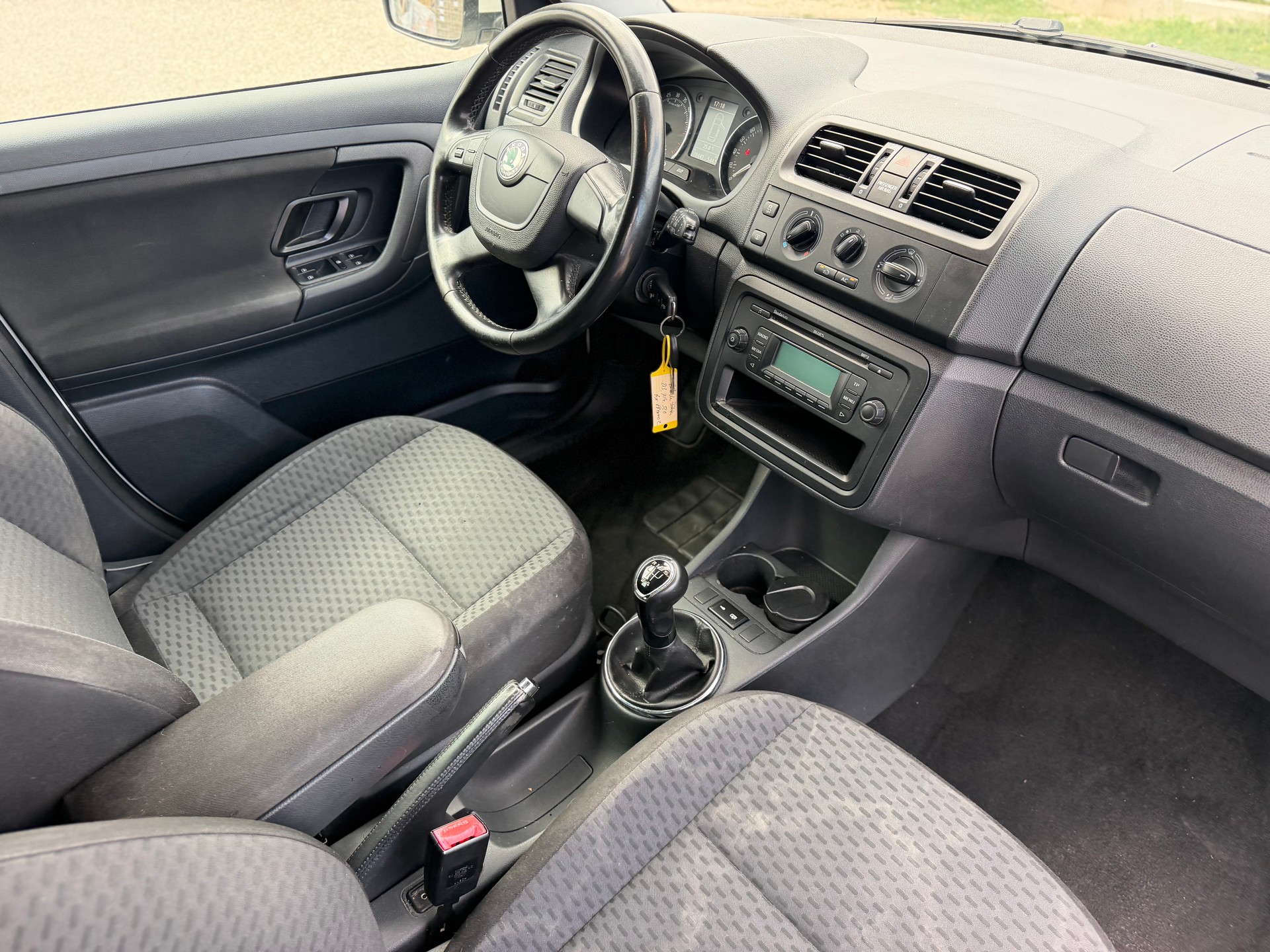 SKODA Fabia 1.6 TDI Ambiente-image-8