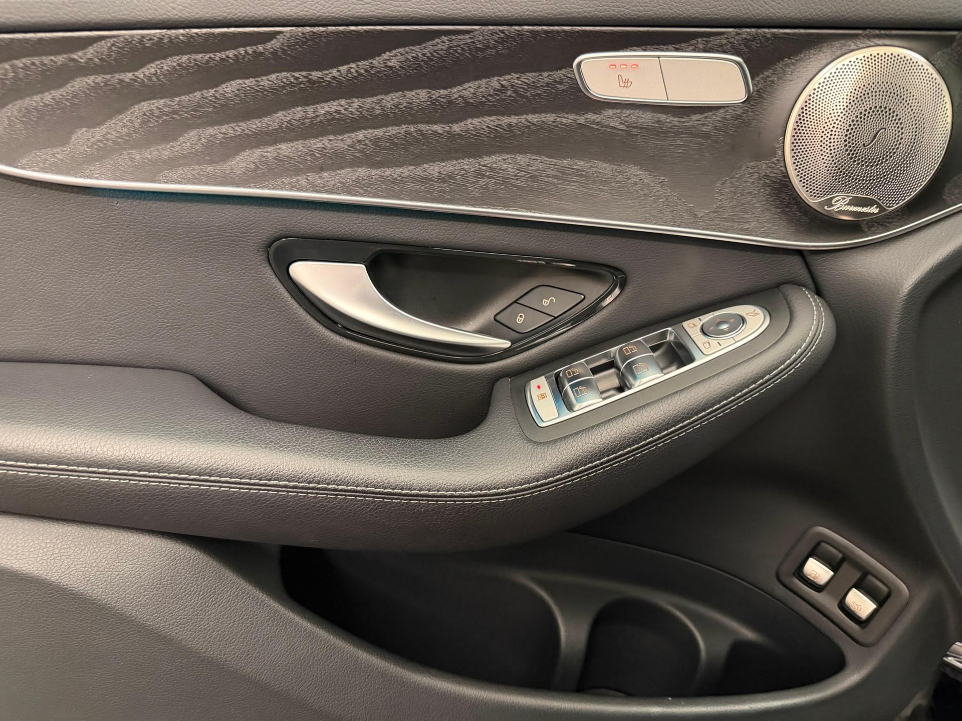 MERCEDES-BENZ GLC 300 e 4m-image-16