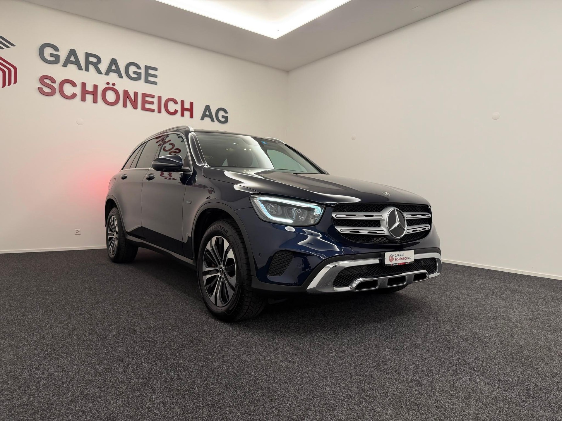 MERCEDES-BENZ GLC 300 e 4m-image-2