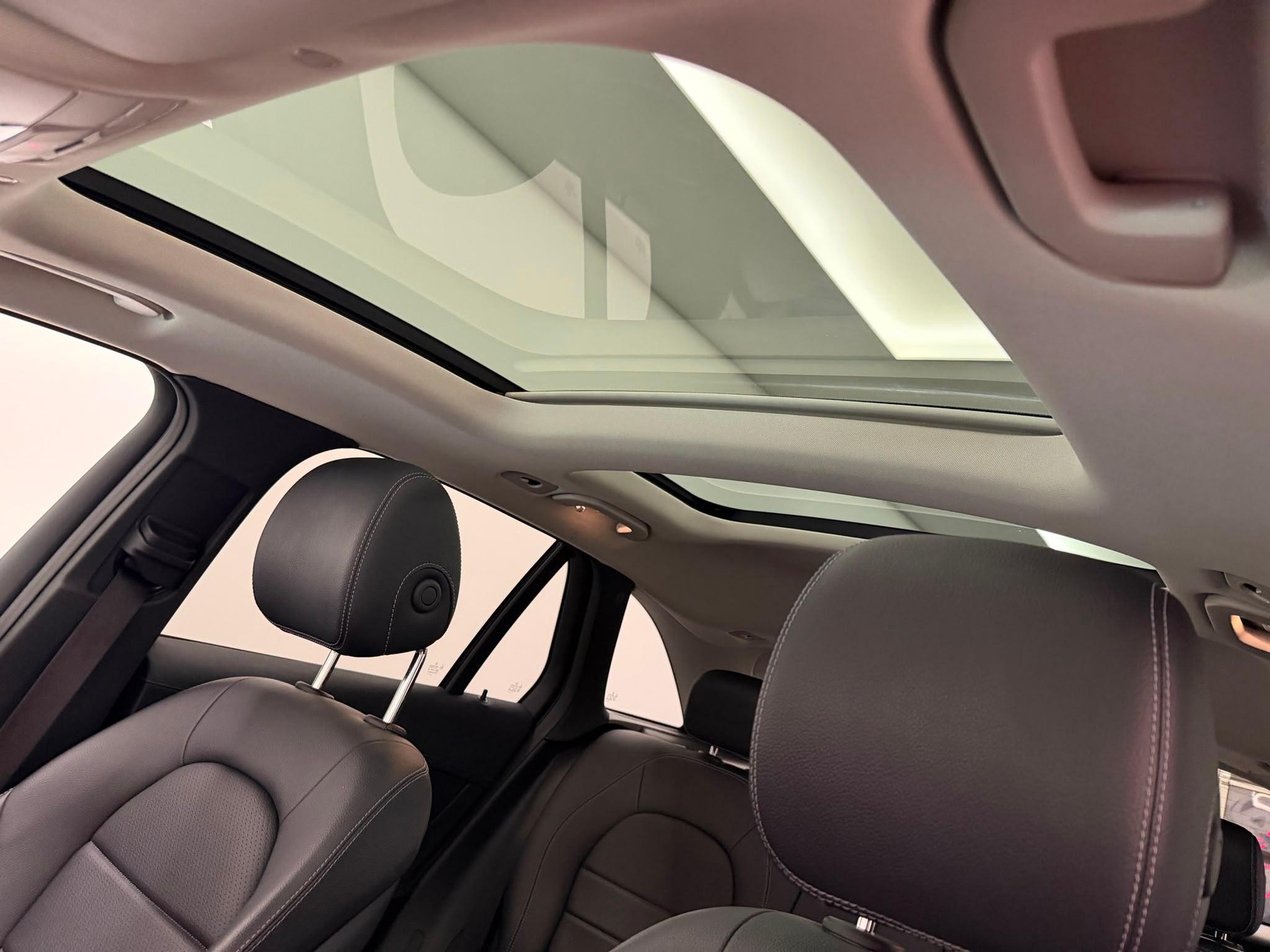 MERCEDES-BENZ GLC 300 e 4m-image-13