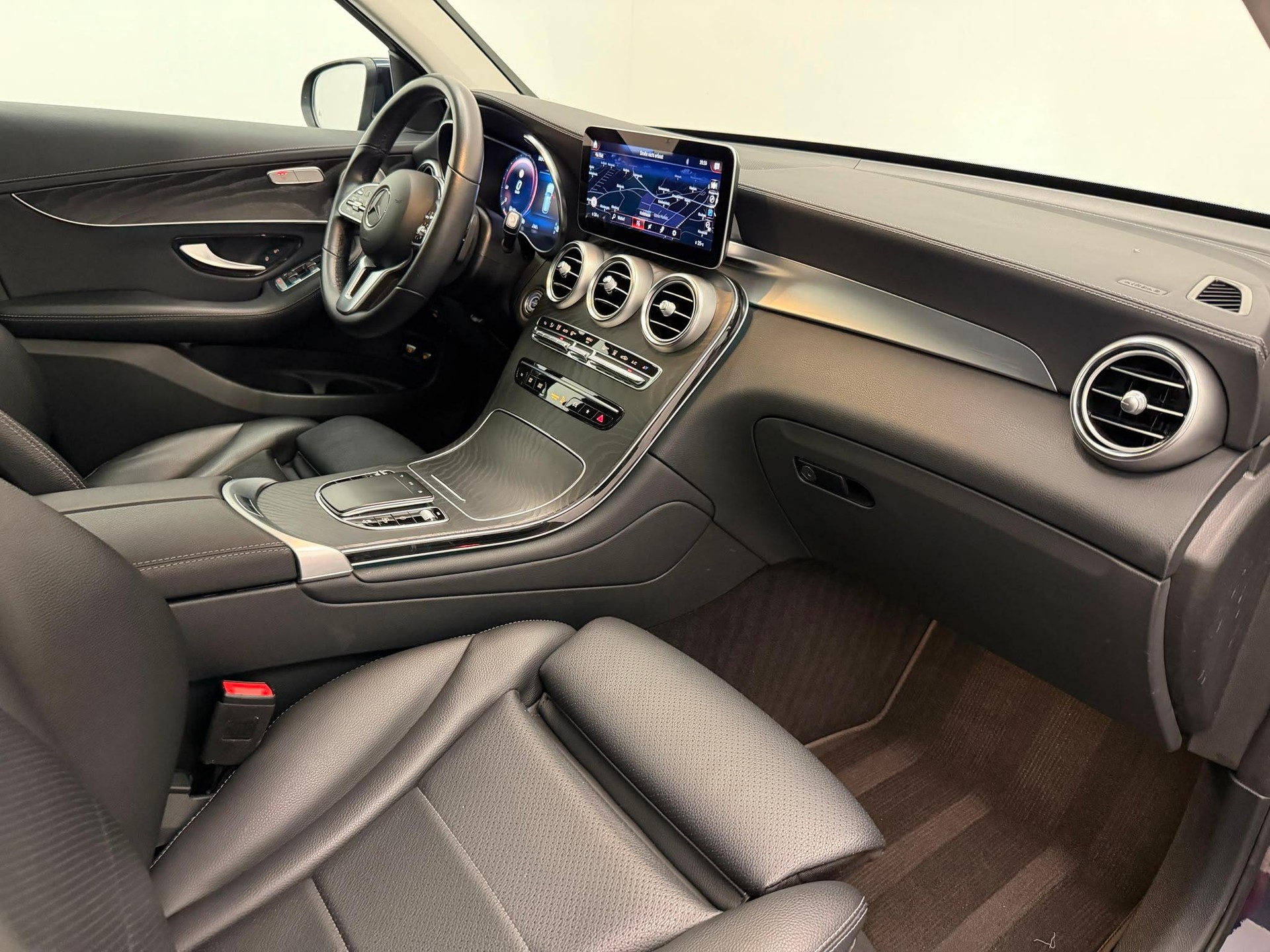 MERCEDES-BENZ GLC 300 e 4m-image-10