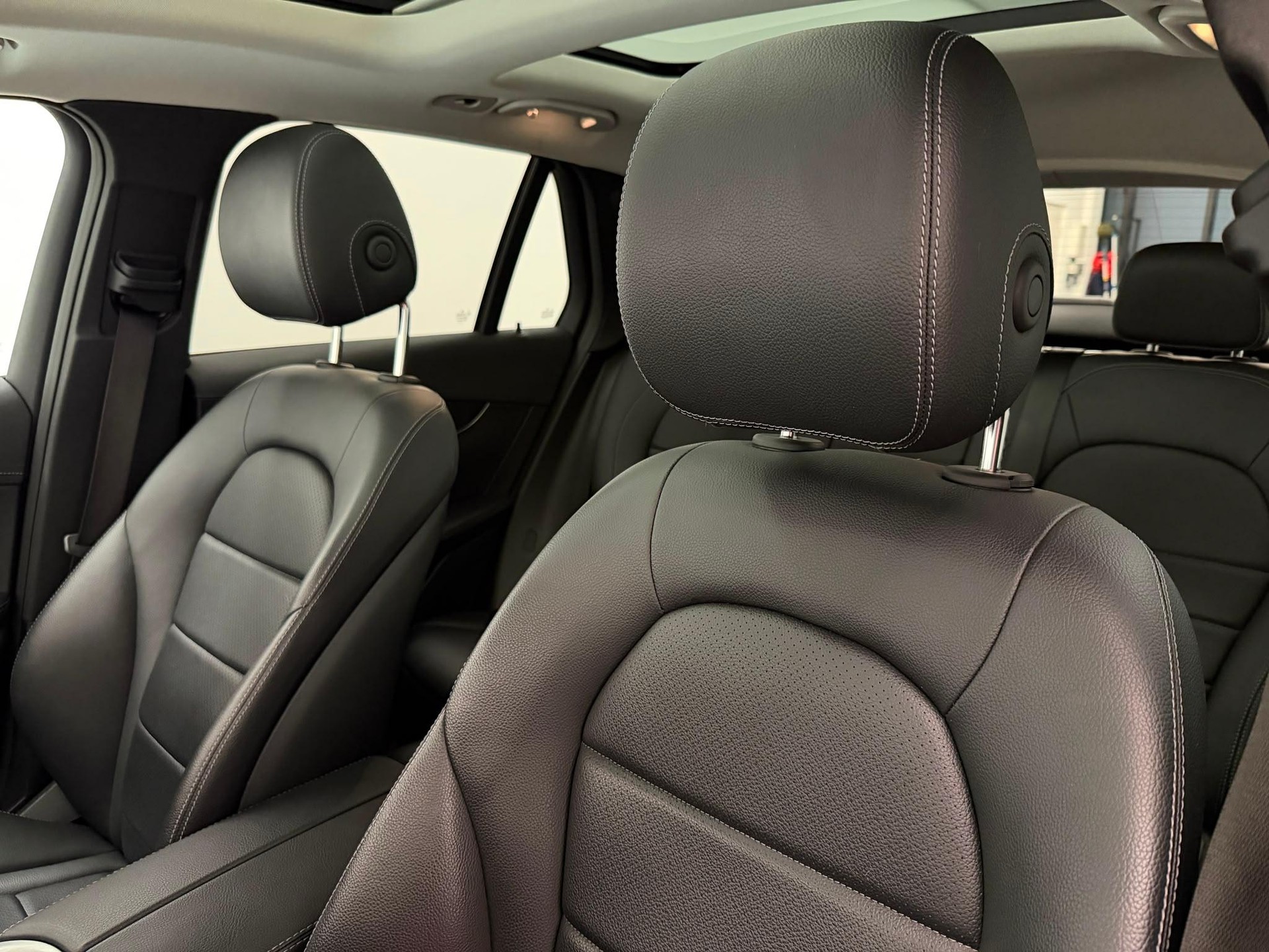 MERCEDES-BENZ GLC 300 e 4m-image-12