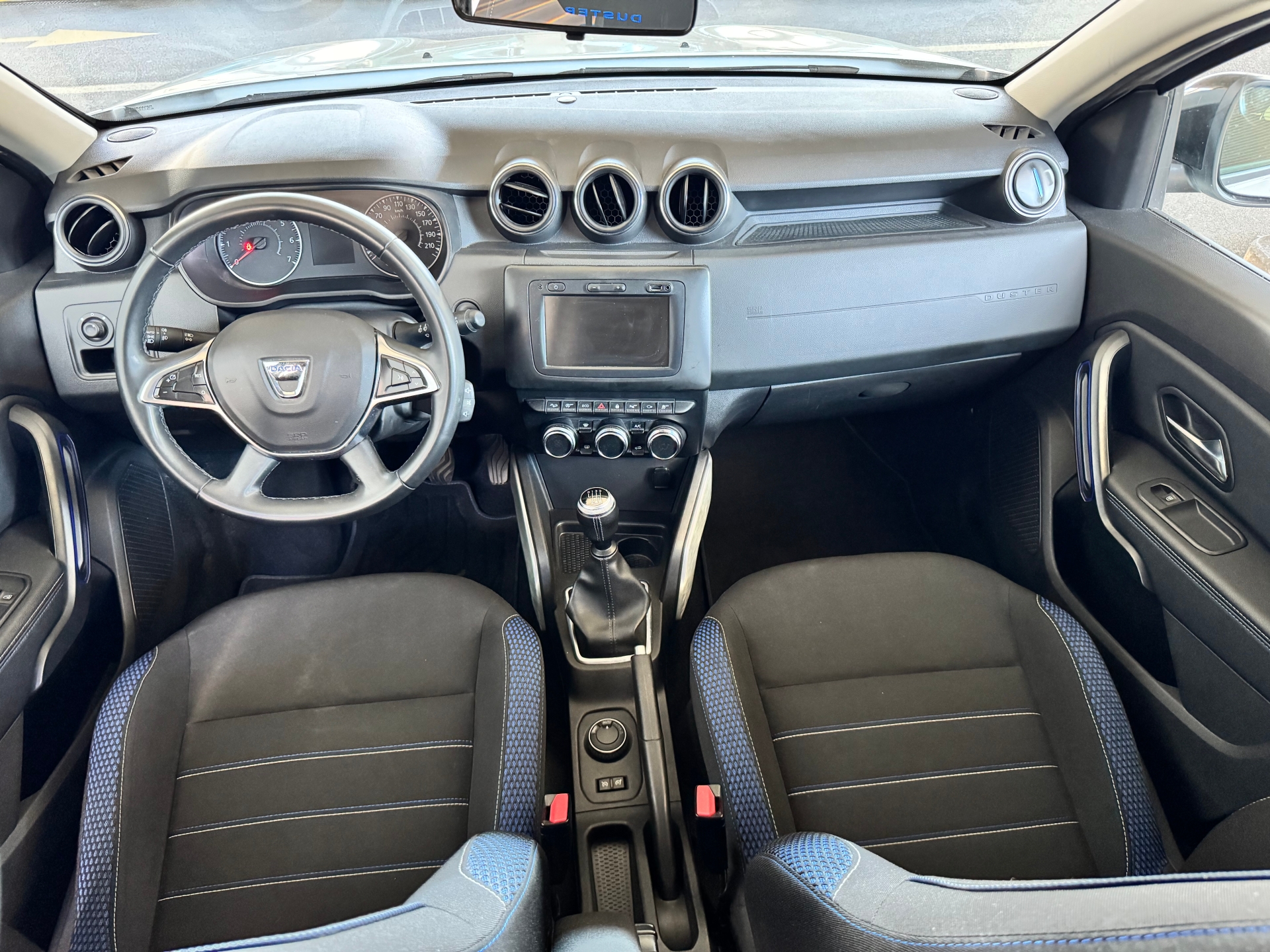 DACIA Duster 1.3 TCe 150 Celebration-image-5