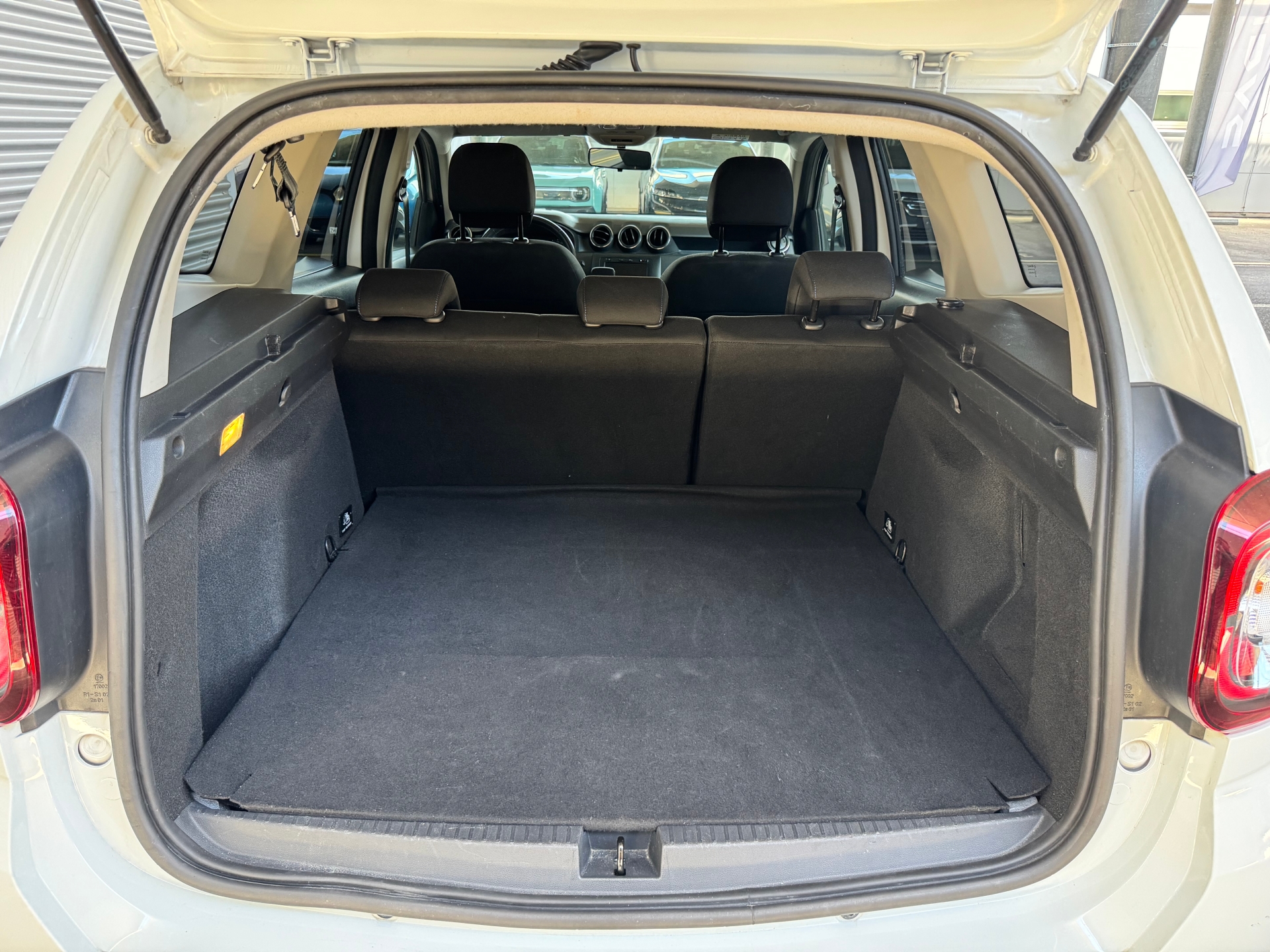DACIA Duster 1.3 TCe 150 Celebration-image-4