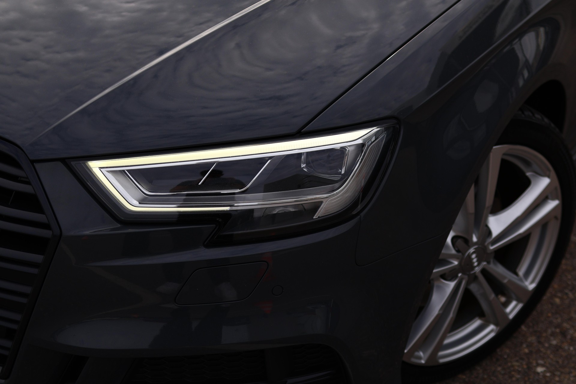 AUDI A3 Sportback 2.0 TDI 184 Sport quattro S-Tronic * S-Line * B&O Soundsystem * MMI Navi Plus *-image-1