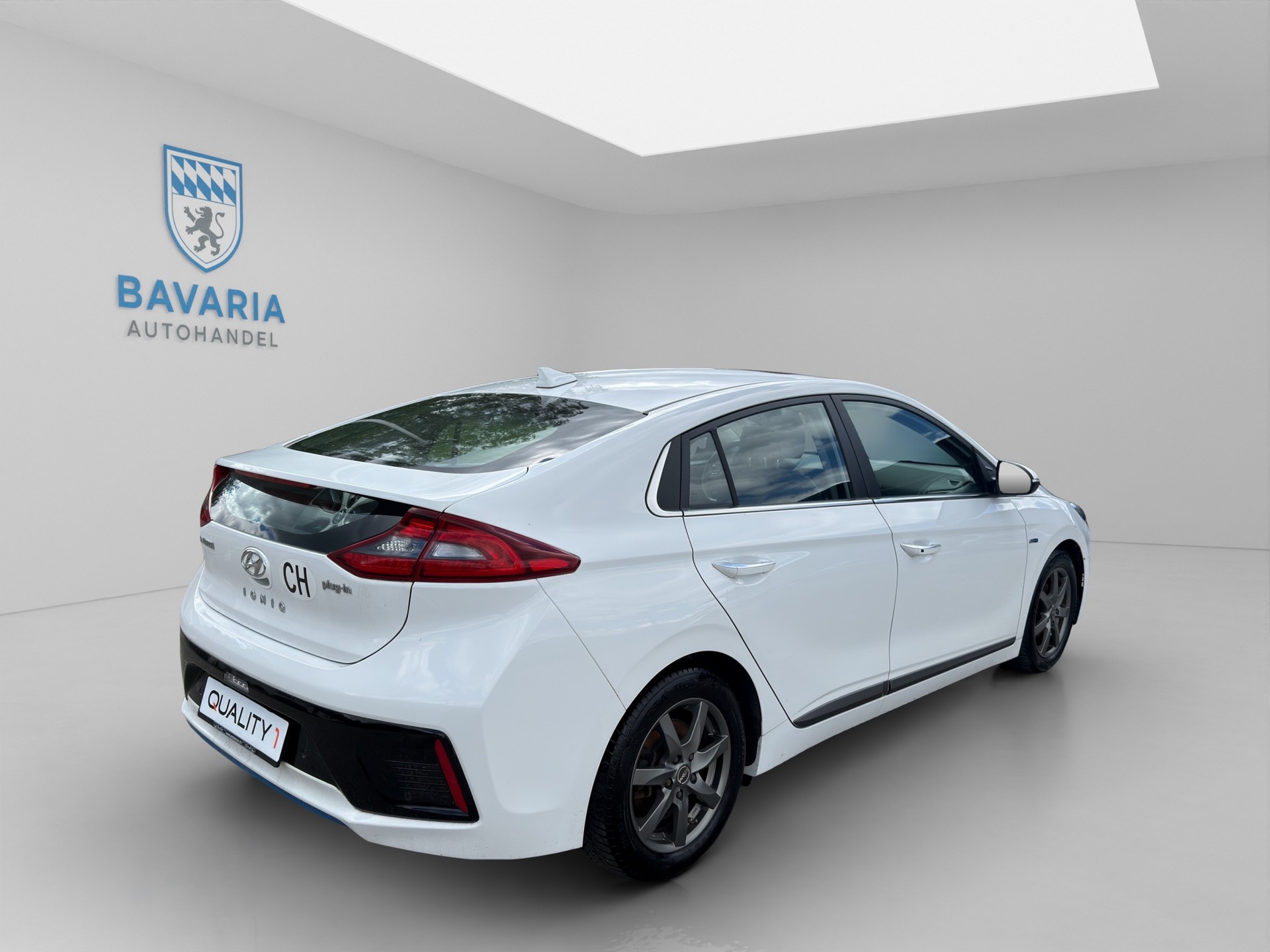 HYUNDAI Ioniq 1.6 GDi Plug in Hybrid Launch Plus DCT-image-4