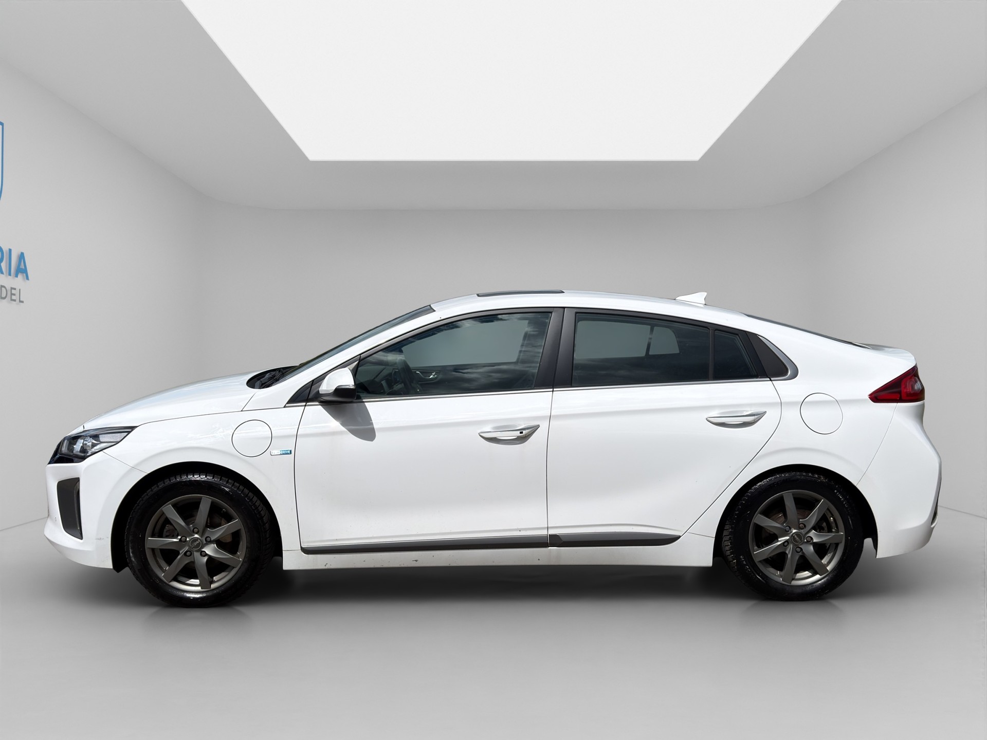 HYUNDAI Ioniq 1.6 GDi Plug in Hybrid Launch Plus DCT-image-1
