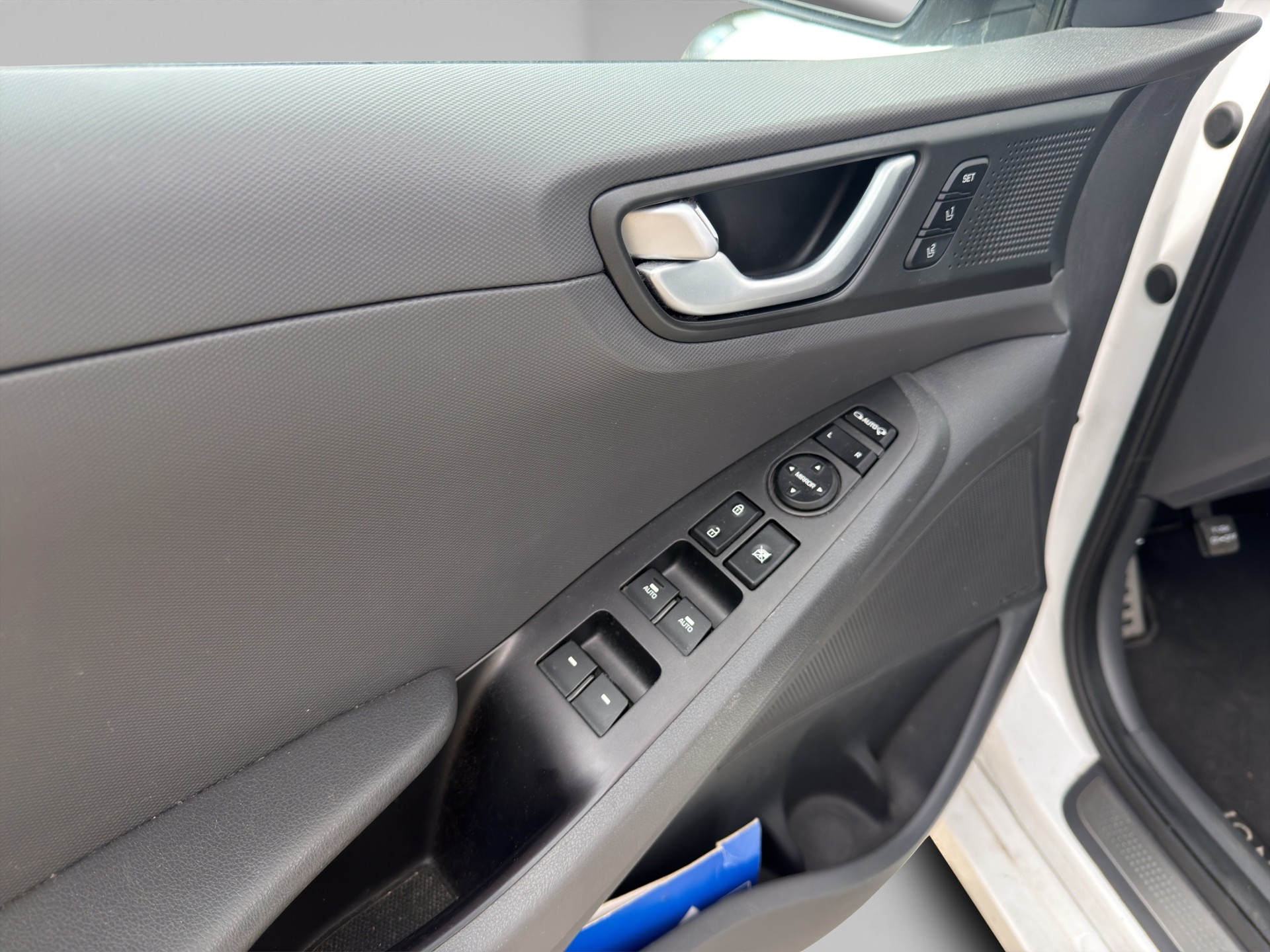 HYUNDAI Ioniq 1.6 GDi Plug in Hybrid Launch Plus DCT-image-13