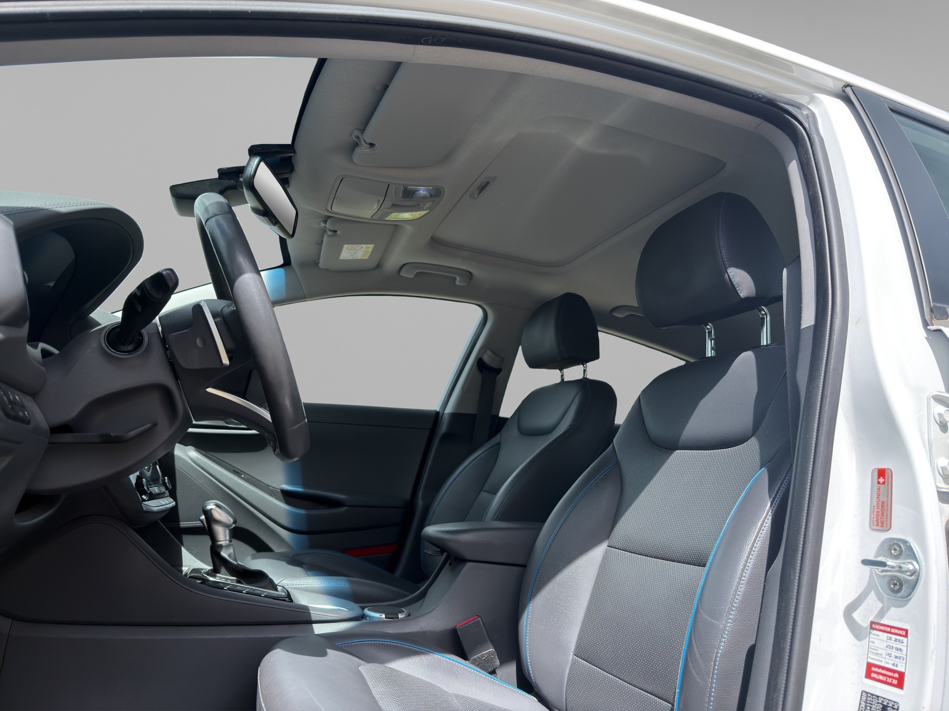 HYUNDAI Ioniq 1.6 GDi Plug in Hybrid Launch Plus DCT-image-9