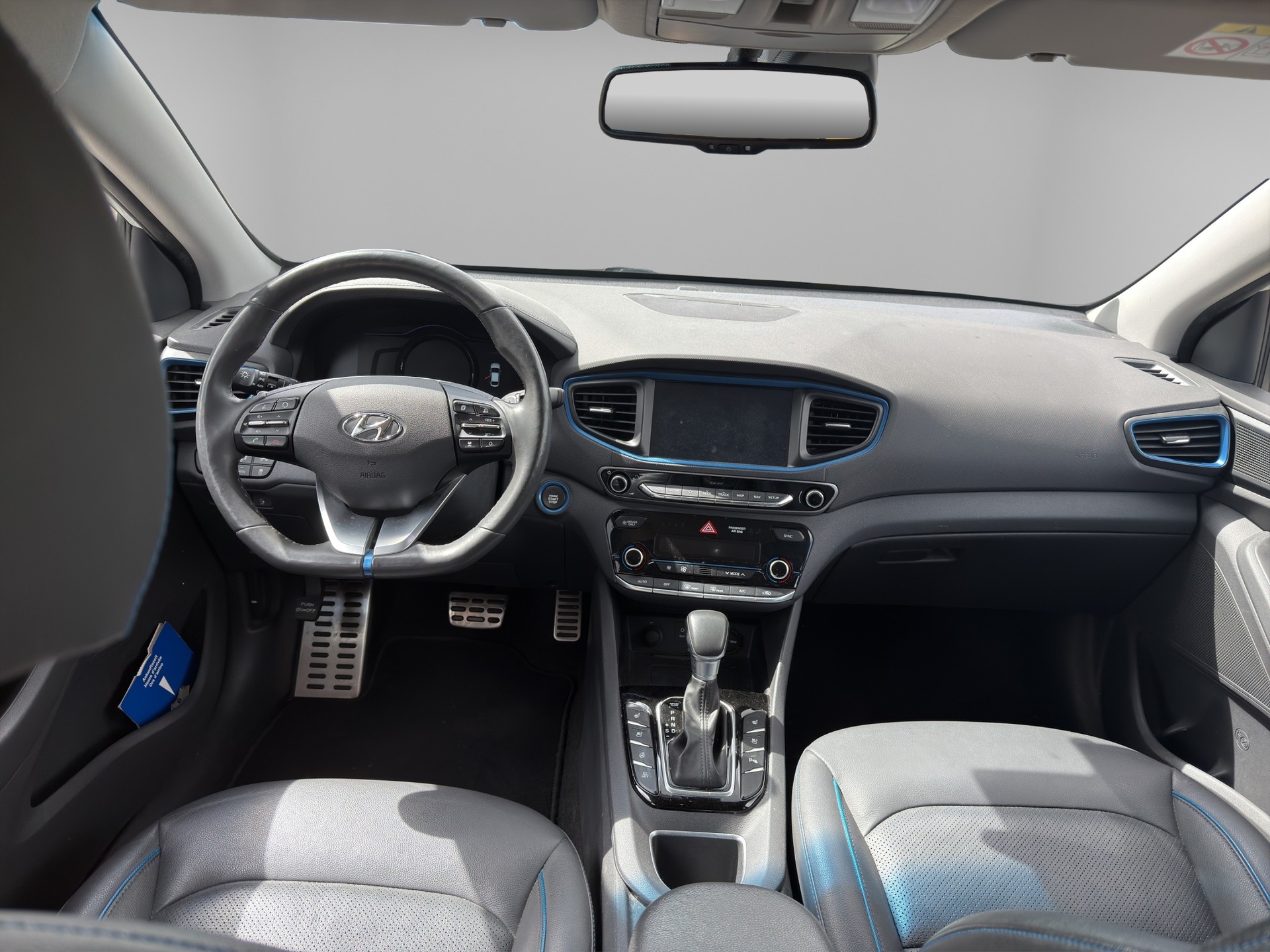 HYUNDAI Ioniq 1.6 GDi Plug in Hybrid Launch Plus DCT-image-10