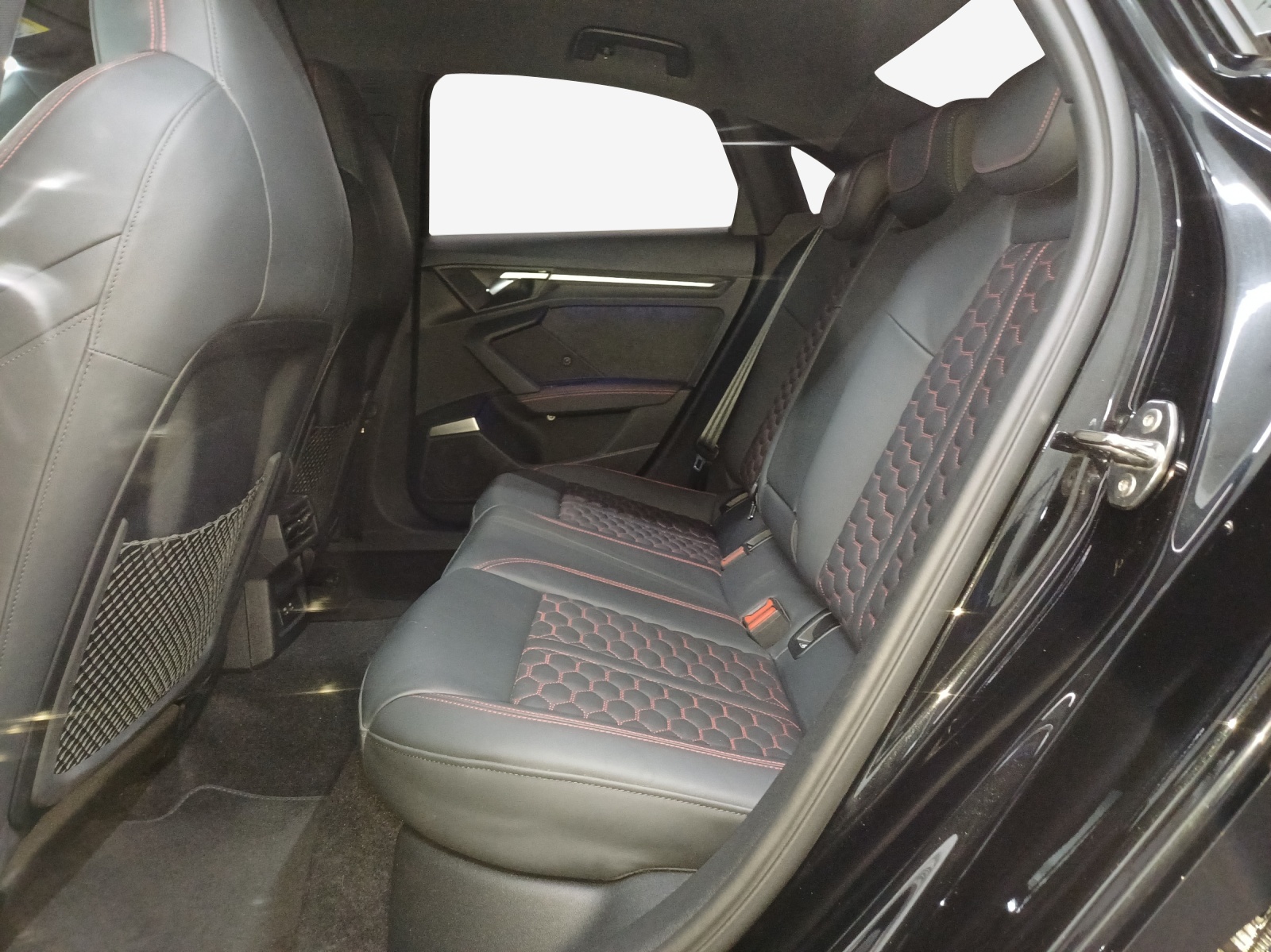 AUDI RS3 Limousine 2.5 TSI quattro S-tronic-image-11