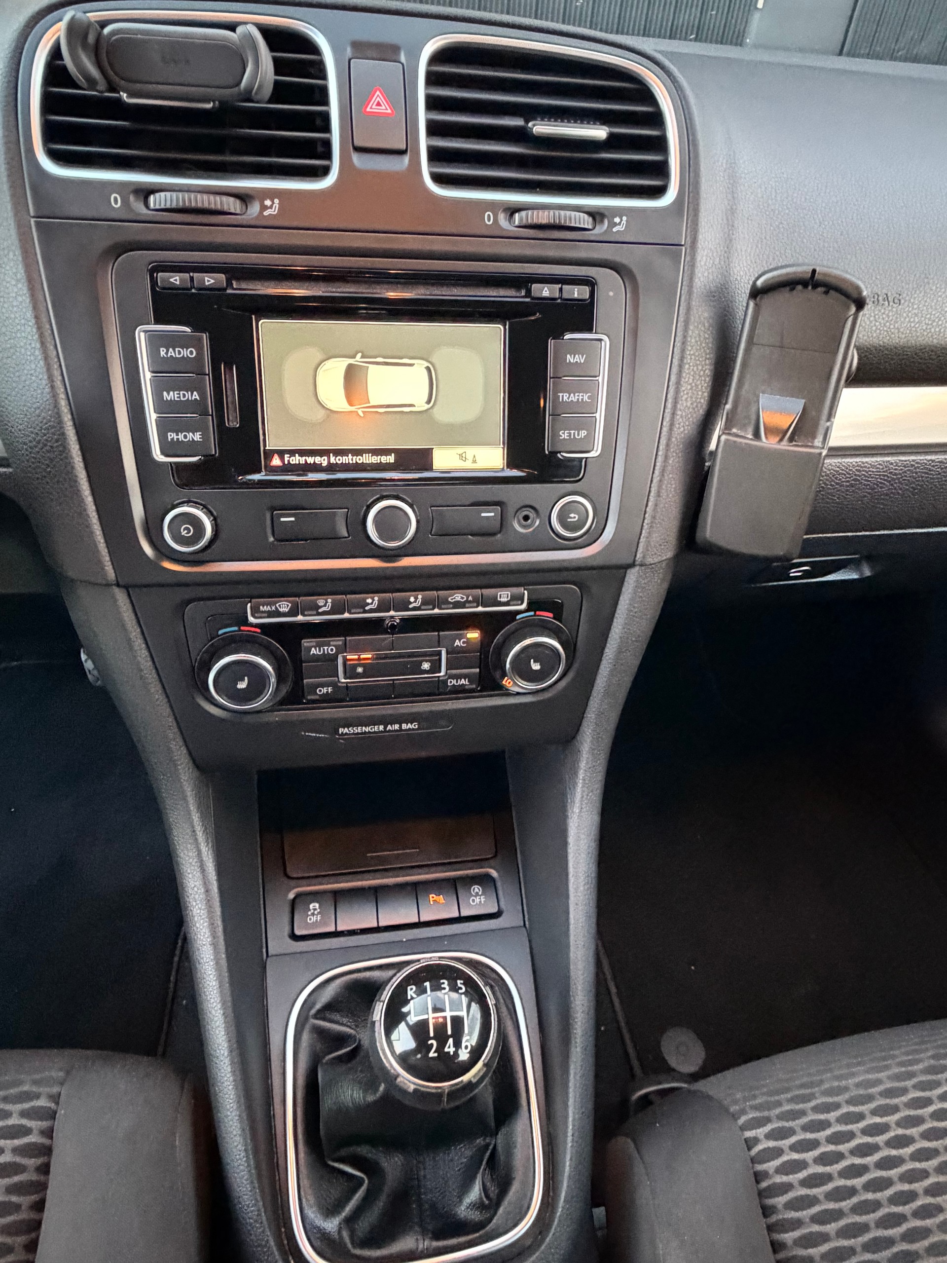VW Golf 1.2 TSI BlueMotion Technology Team-image-11