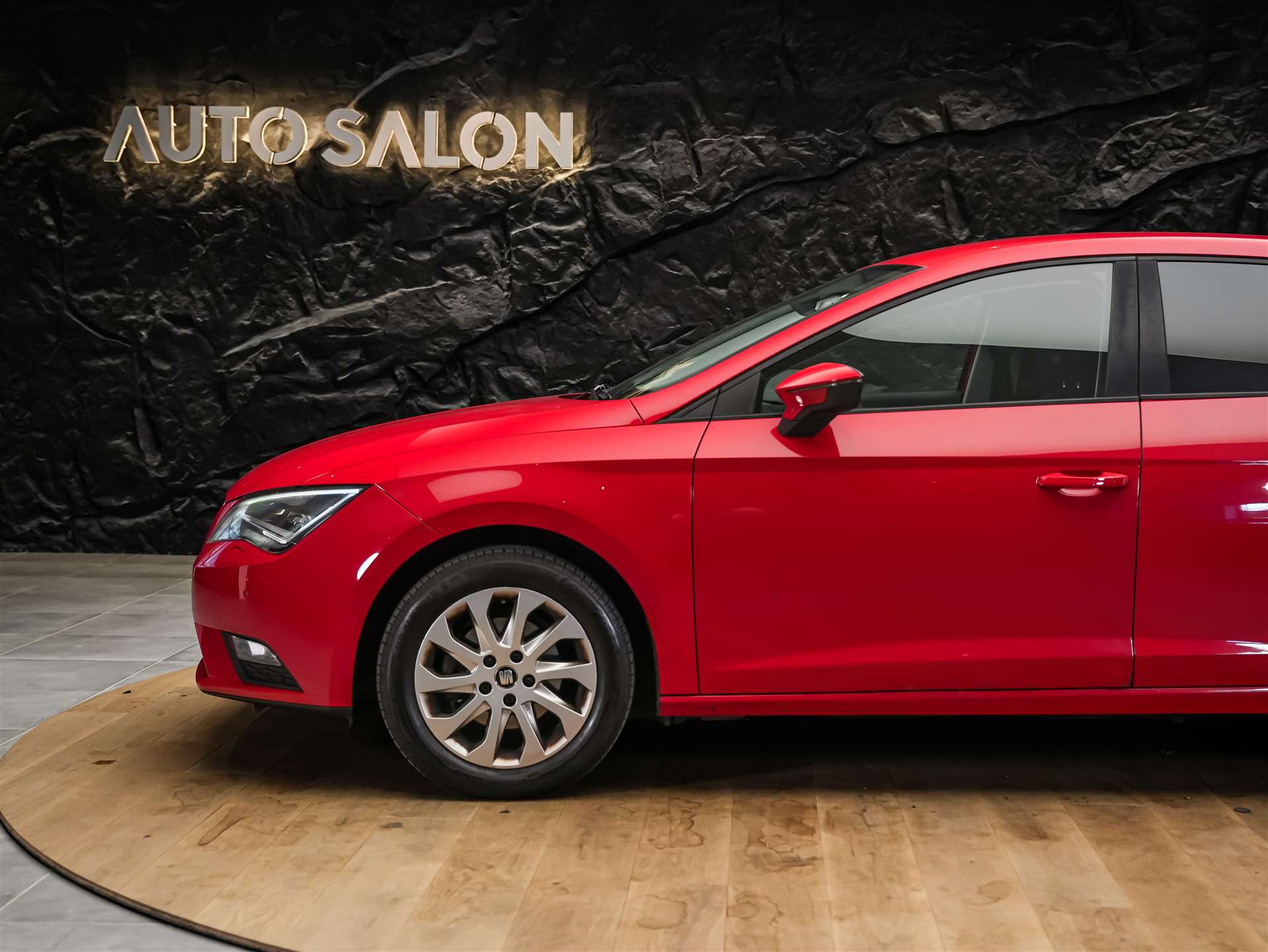 SEAT Leon 1.6 TDI Style *CH Auto*Sitzheizung*LED Scheinwerfer*-image-13