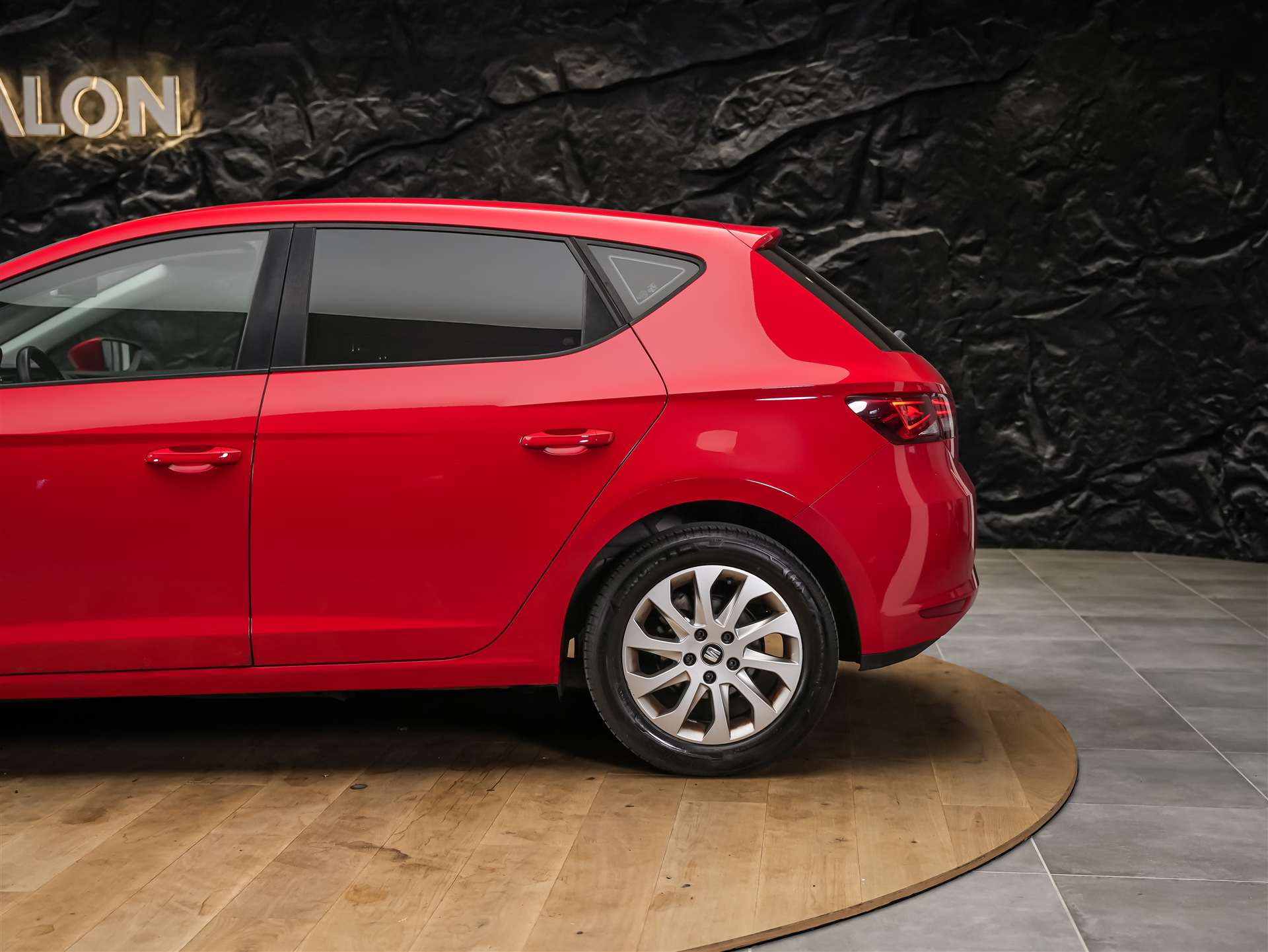 SEAT Leon 1.6 TDI Style *CH Auto*Sitzheizung*LED Scheinwerfer*-image-15