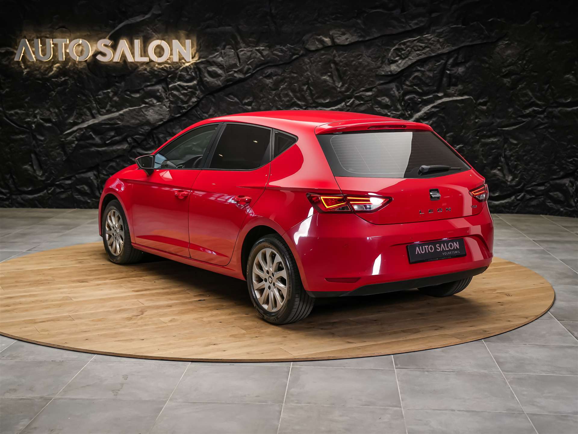 SEAT Leon 1.6 TDI Style *CH Auto*Sitzheizung*LED Scheinwerfer*-showroom-element-2