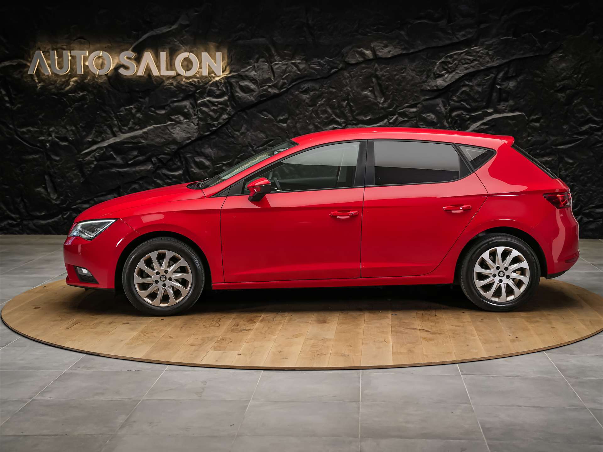 SEAT Leon 1.6 TDI Style *CH Auto*Sitzheizung*LED Scheinwerfer*-showroom-element-1