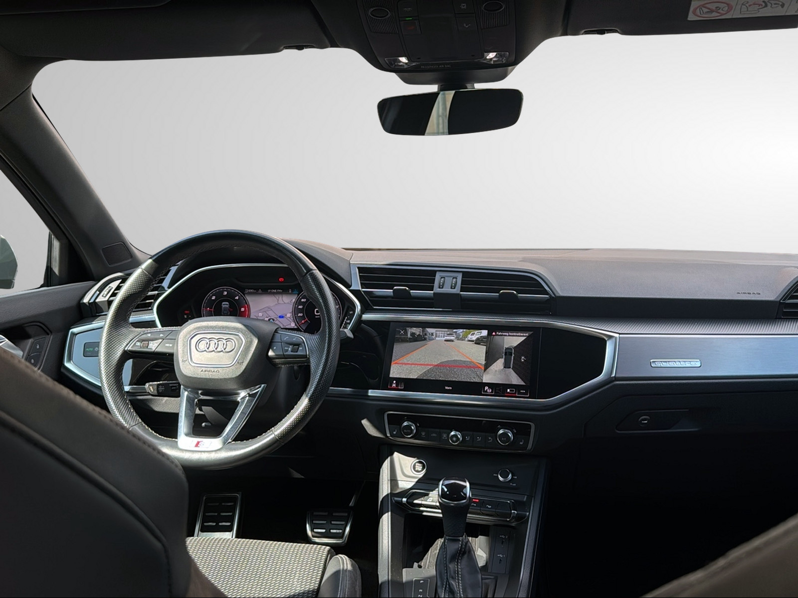AUDI Q3 35 TDI Attraction quattro S-tronic-image-26
