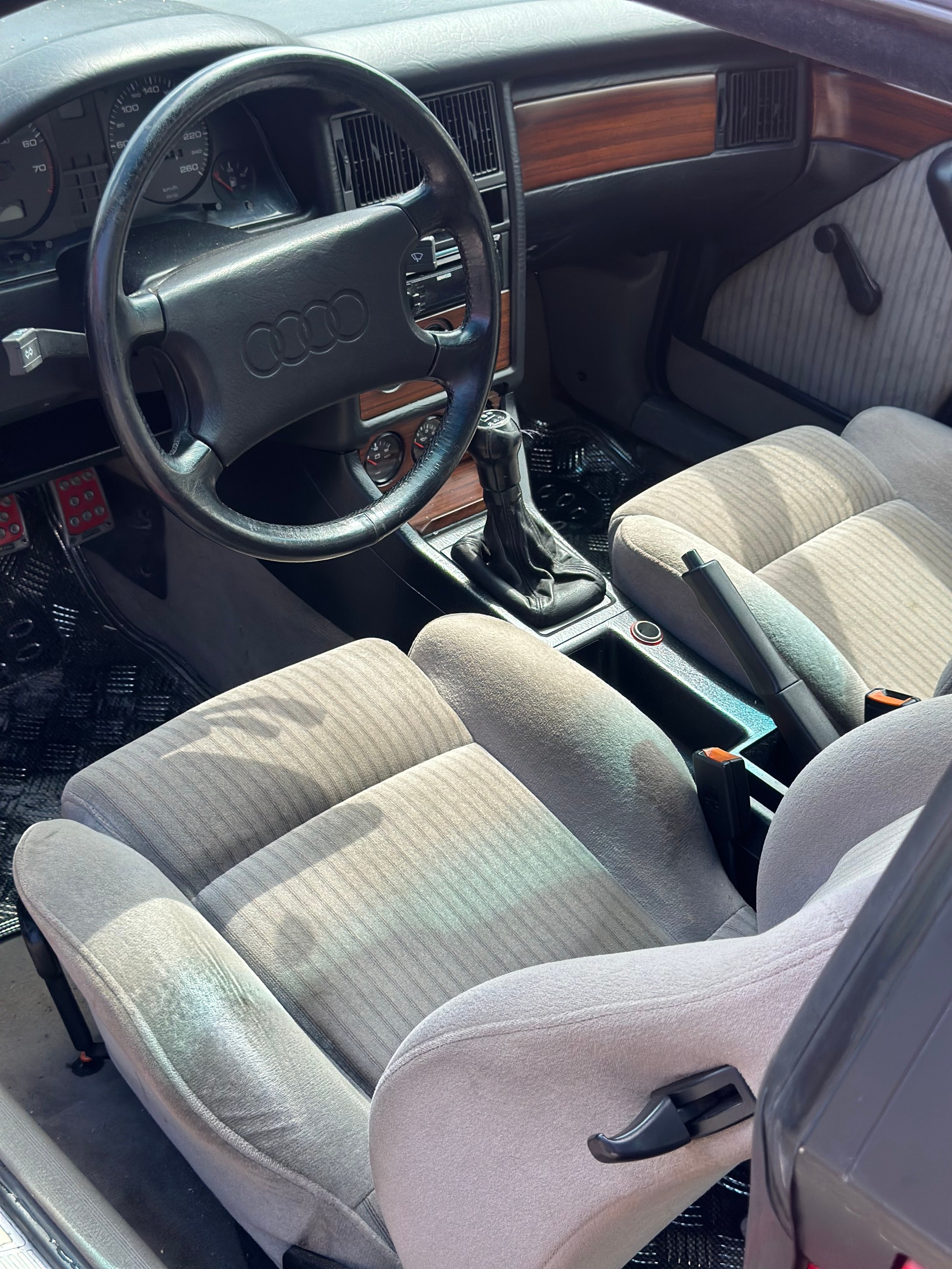 AUDI Coupé 2.3 E-image-11