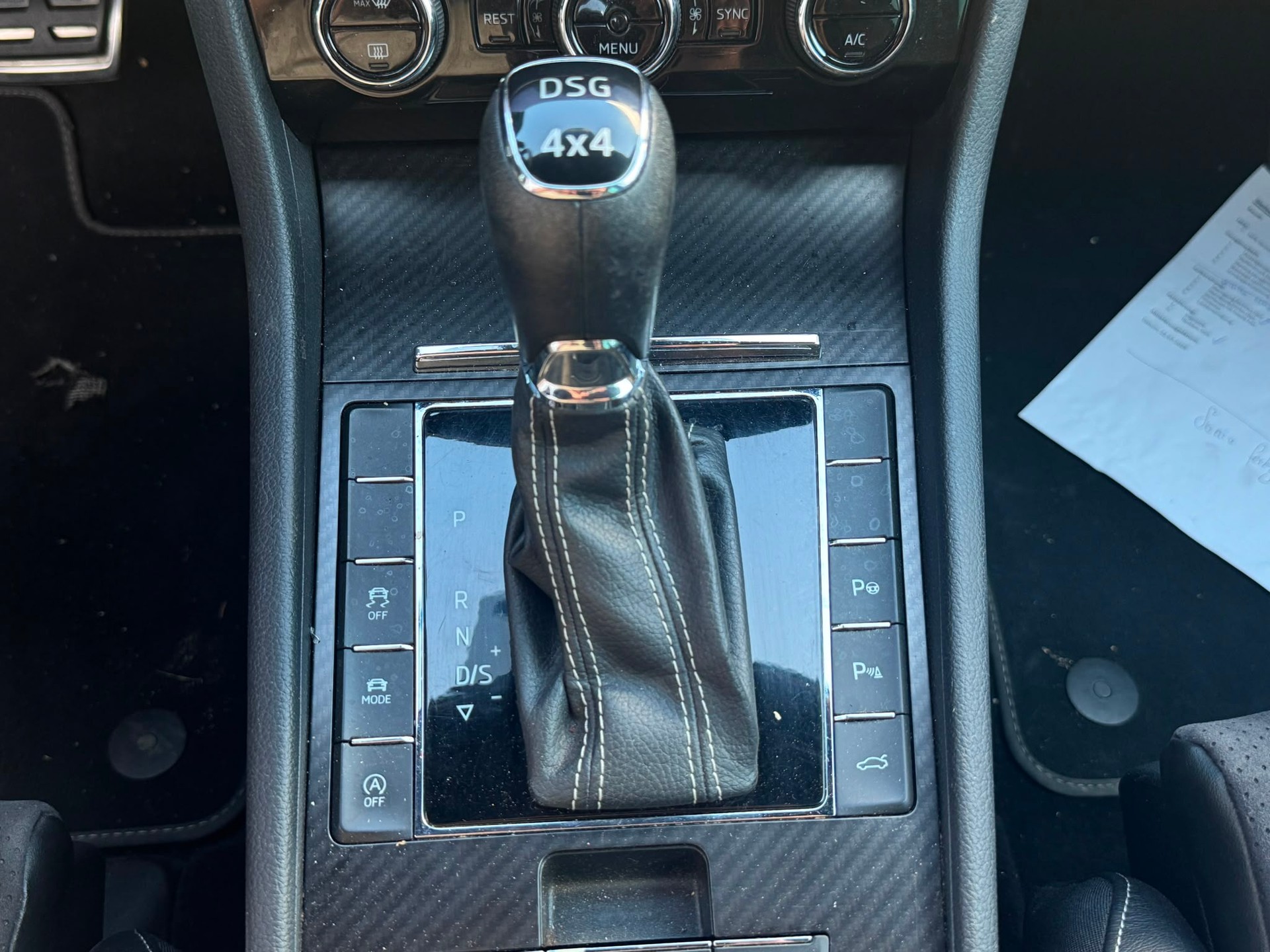 SKODA Superb Combi 2.0 TDi SportLine 4x4 DSG-image-8
