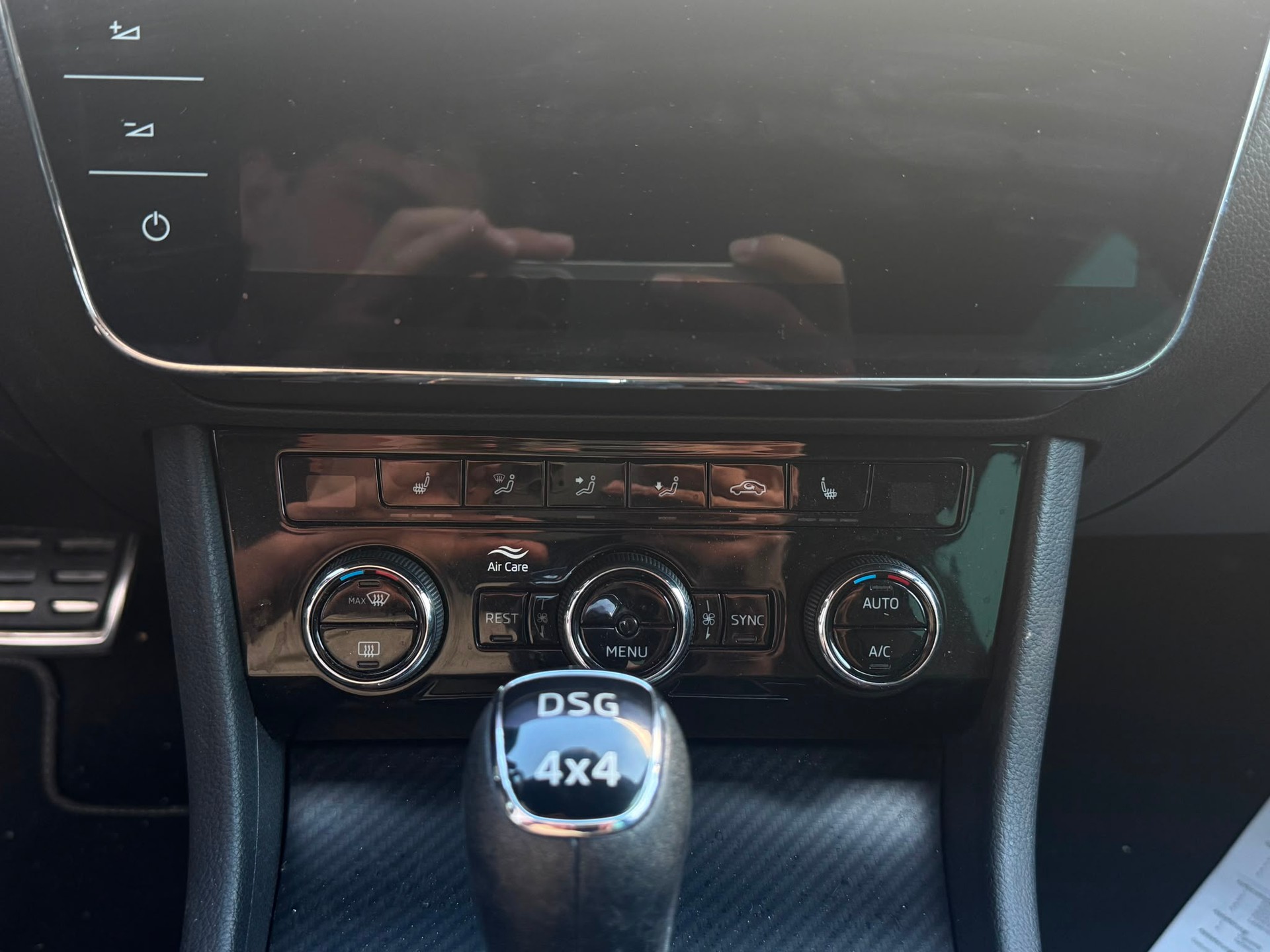 SKODA Superb Combi 2.0 TDi SportLine 4x4 DSG-image-5
