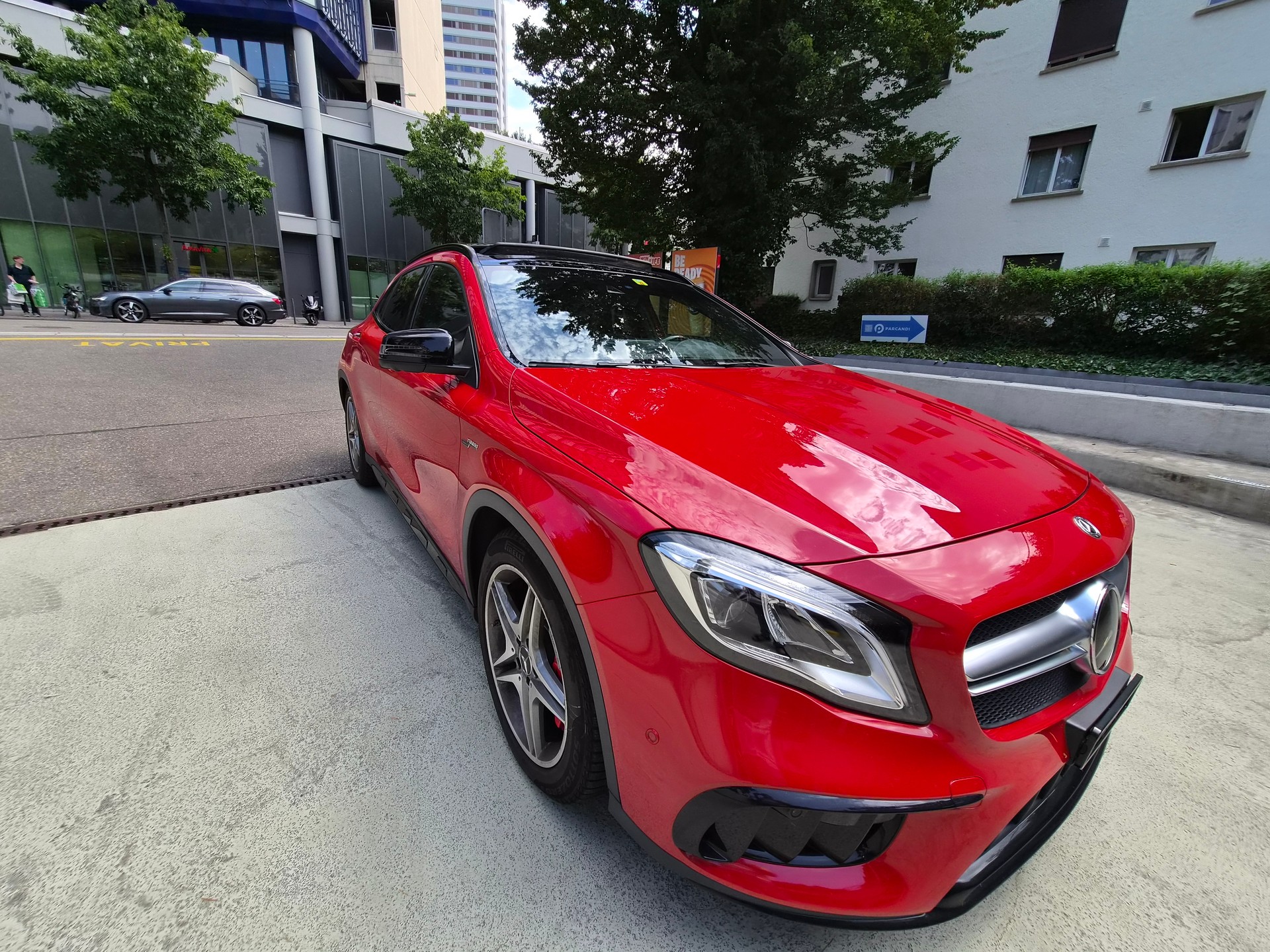 MERCEDES-BENZ GLA 45 AMG 4m-image-1