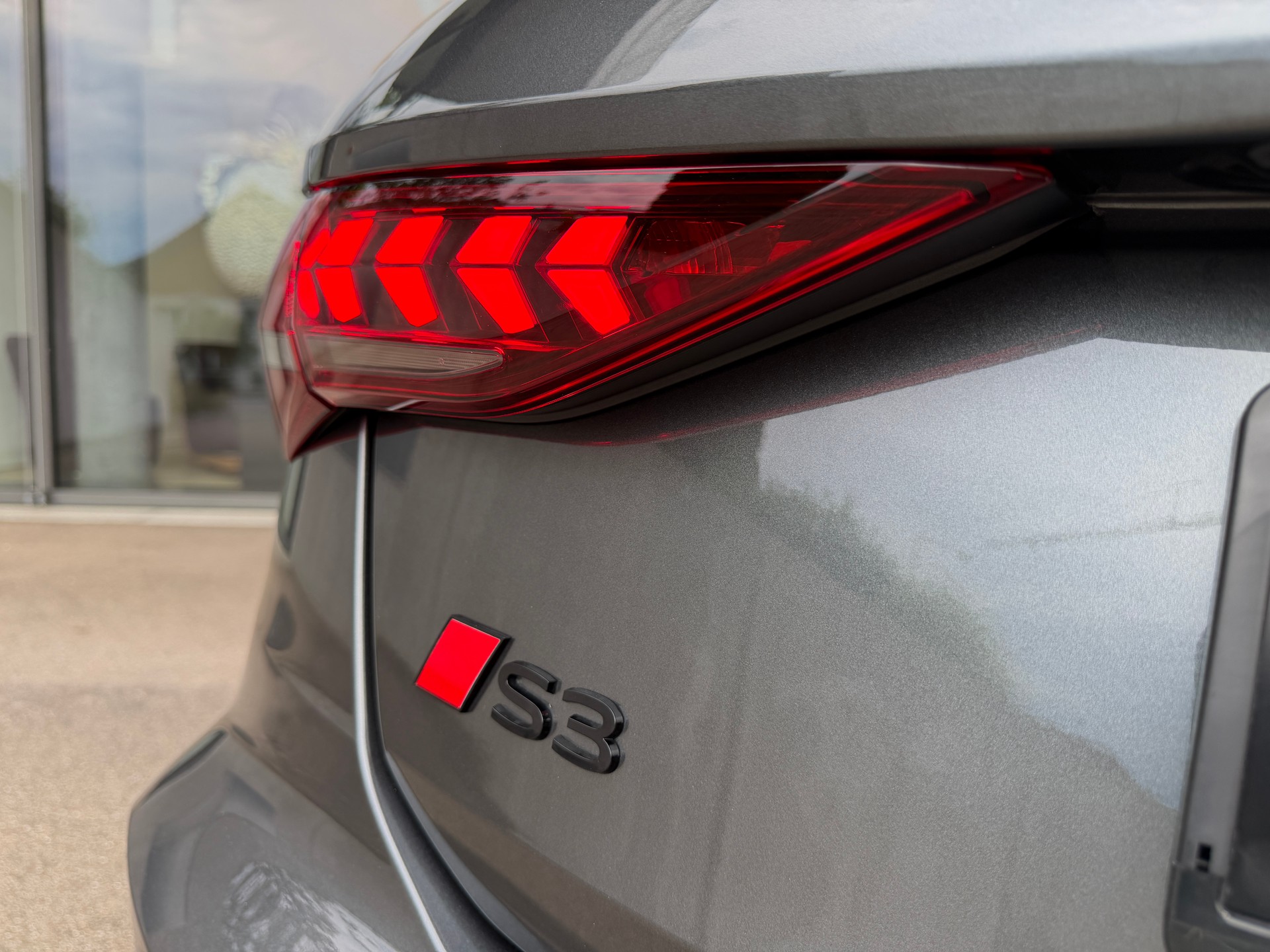 AUDI S3 Sportback TFSI quattro S-tronic-image-8