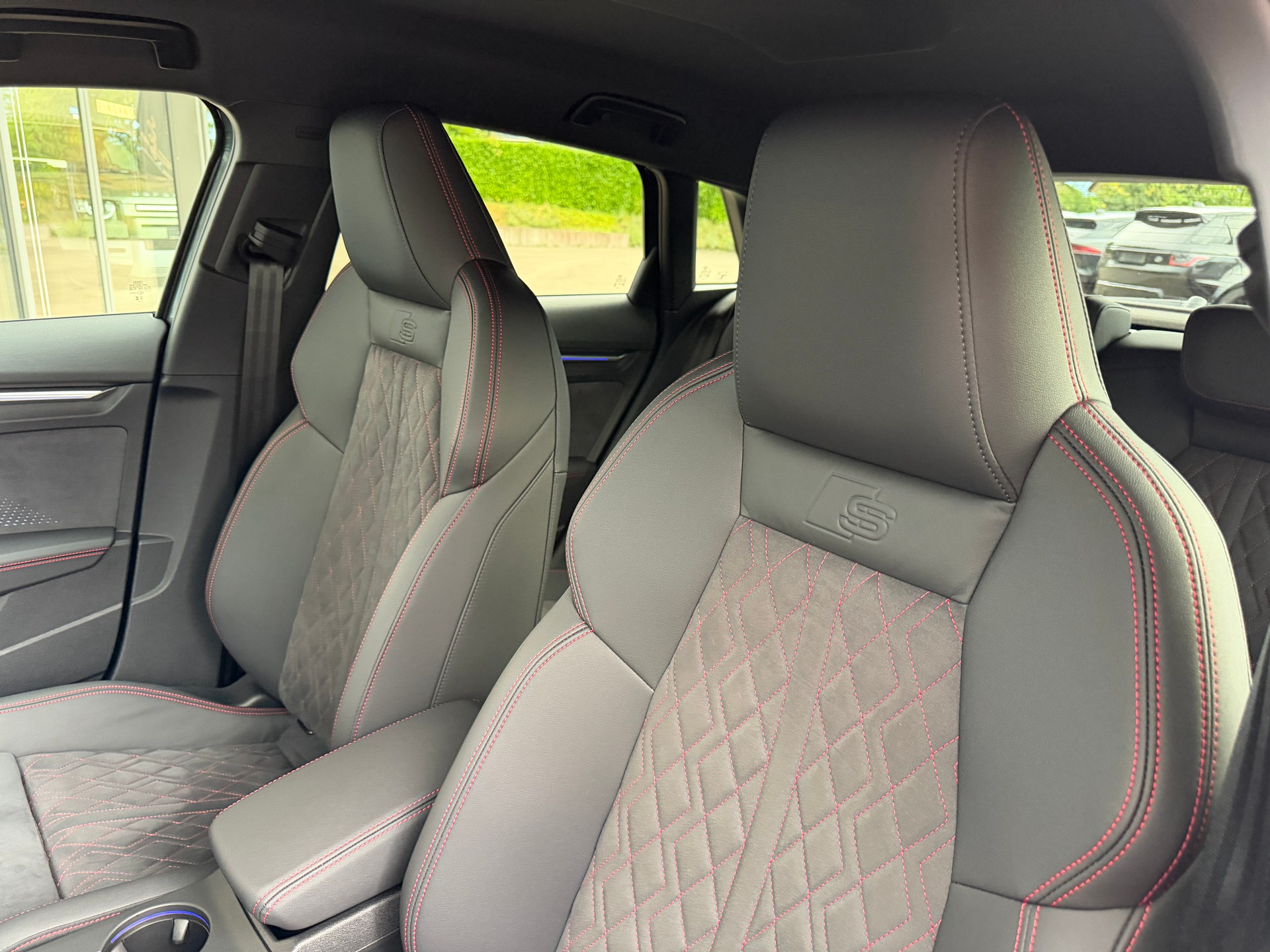 AUDI S3 Sportback TFSI quattro S-tronic-image-11