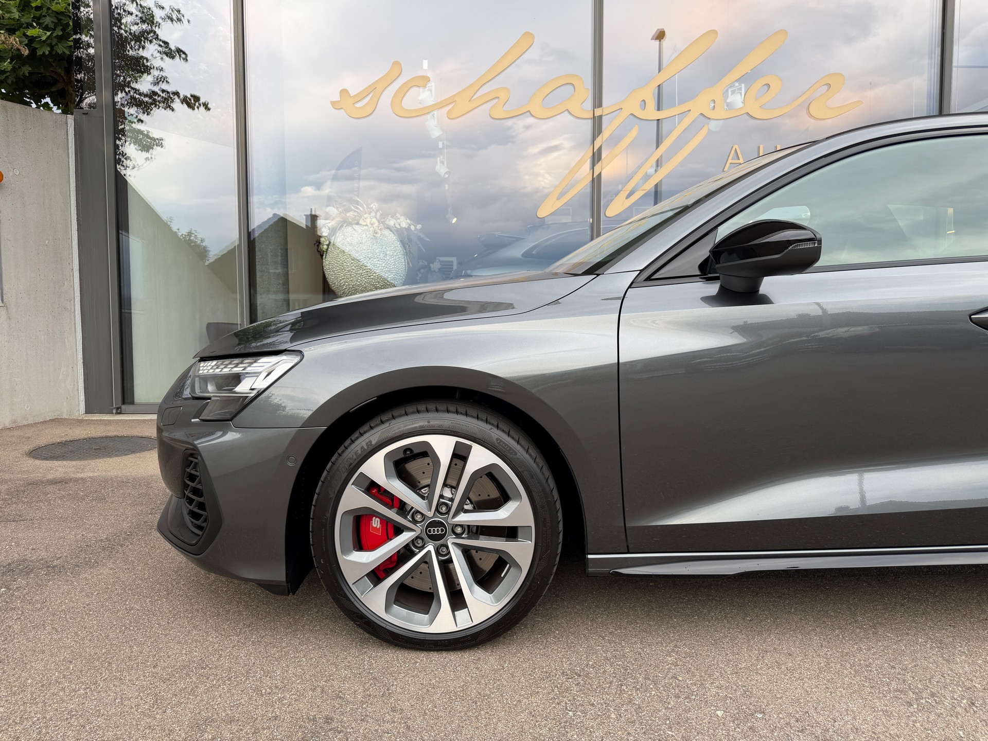 AUDI S3 Sportback TFSI quattro S-tronic-image-5