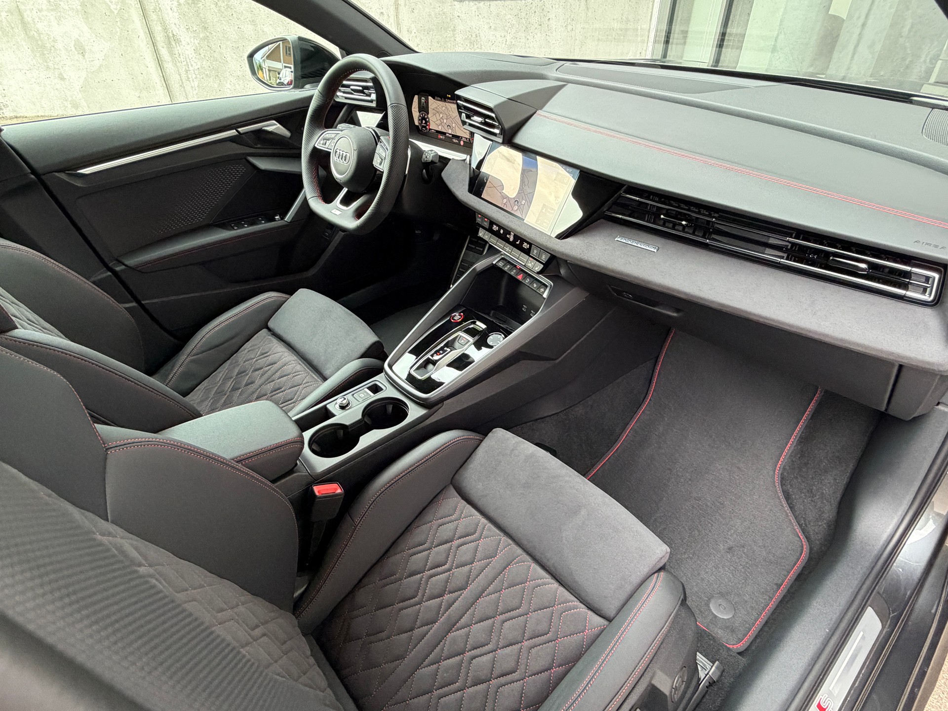 AUDI S3 Sportback TFSI quattro S-tronic-image-28
