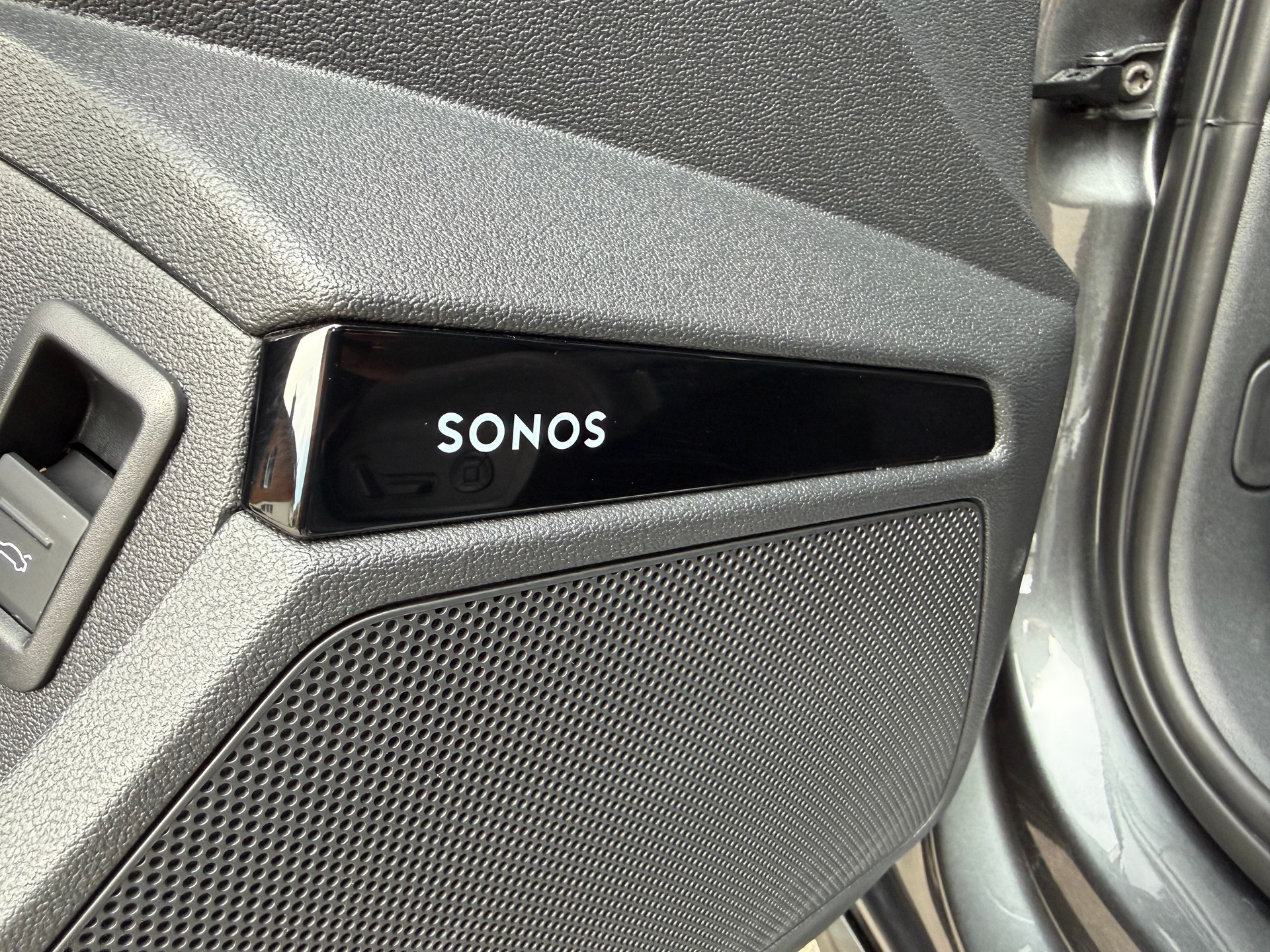 AUDI S3 Sportback TFSI quattro S-tronic-image-17