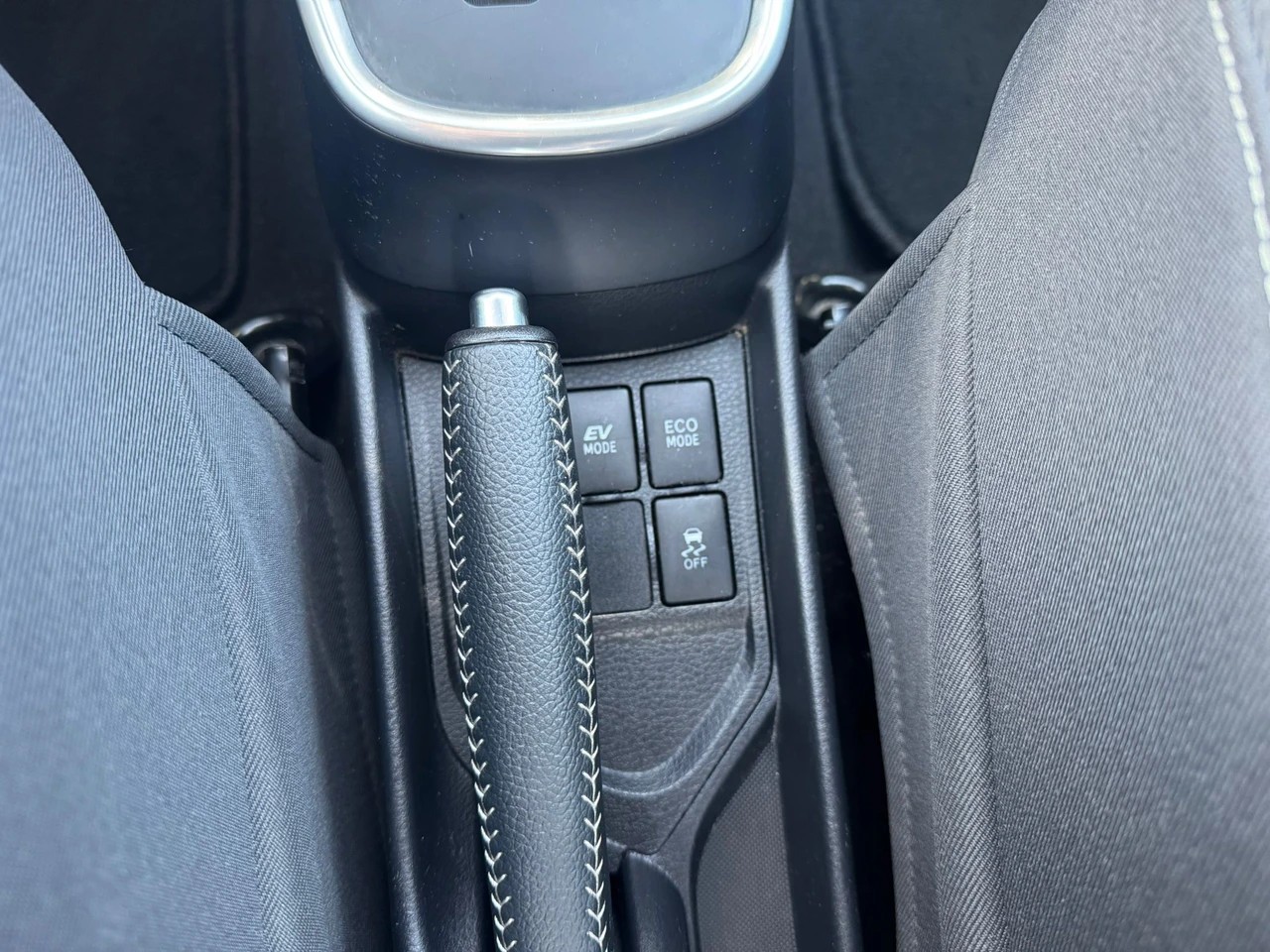 TOYOTA Yaris 1.5 VVT-i Hybrid Comfort e-CVT-image-13