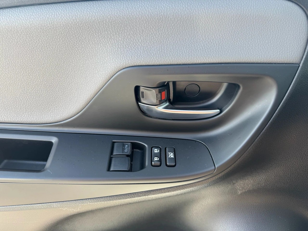 TOYOTA Yaris 1.5 VVT-i Hybrid Comfort e-CVT-image-12
