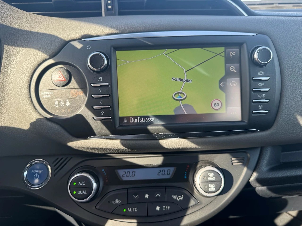 TOYOTA Yaris 1.5 VVT-i Hybrid Comfort e-CVT-image-11