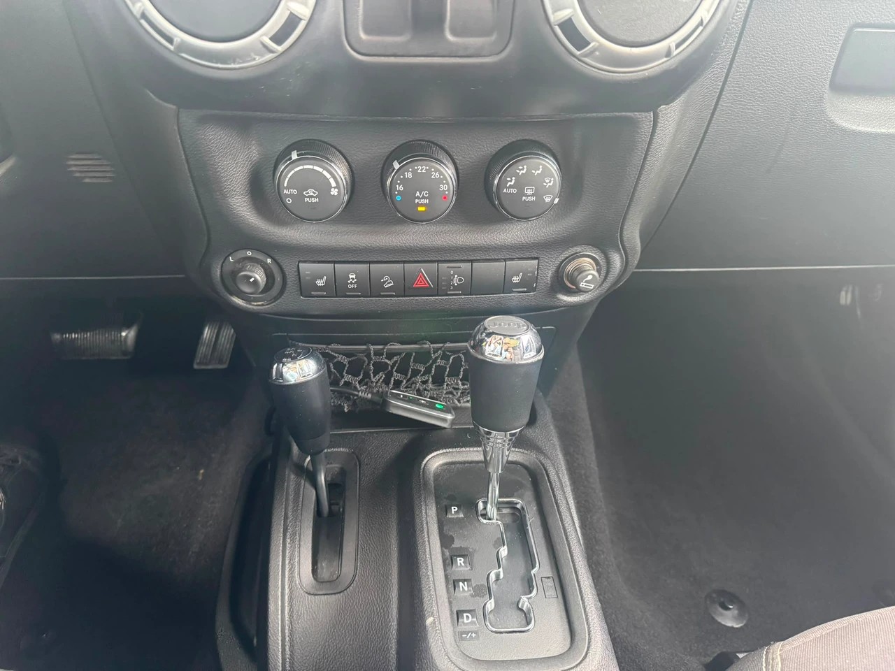 JEEP Wrangler 2.8 CRD Rubicon Automatic hardtop mit Anhängerkupplung 2`800 KG-image-10