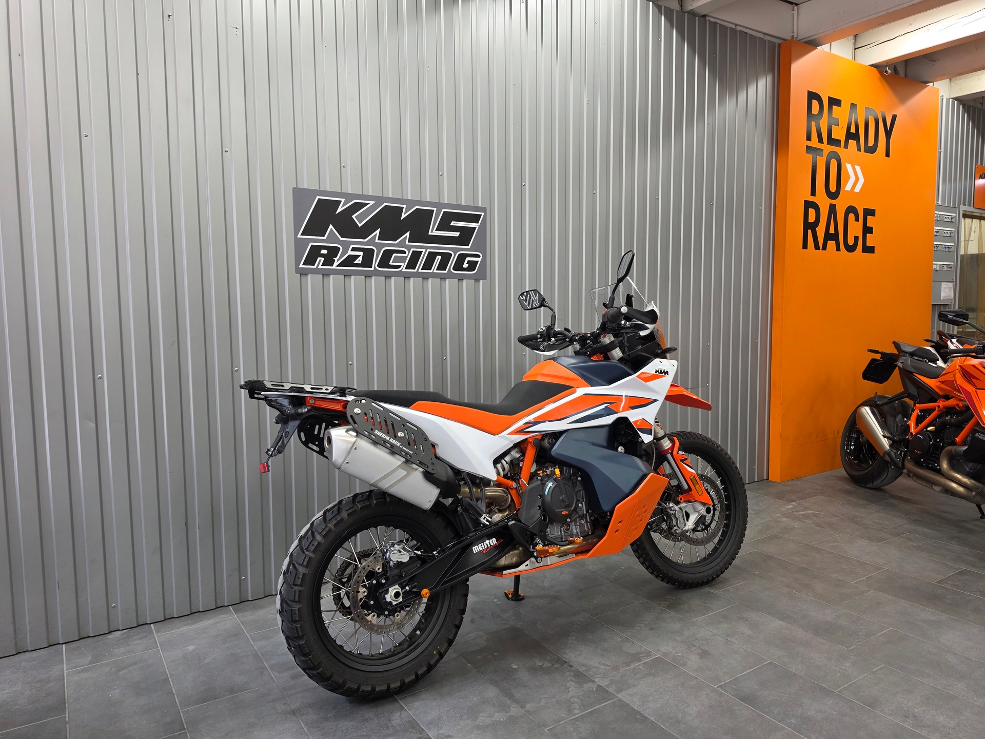 KTM 890 Adventure R-showroom-element-2