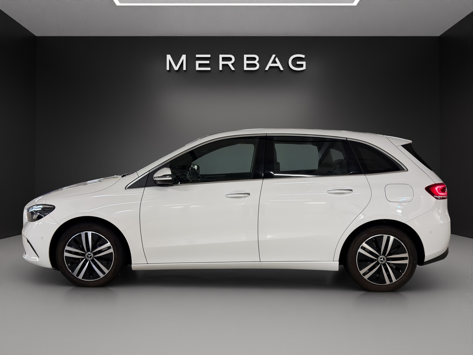 MERCEDES-BENZ B 250 e Progressive 8G-DCT-image-5